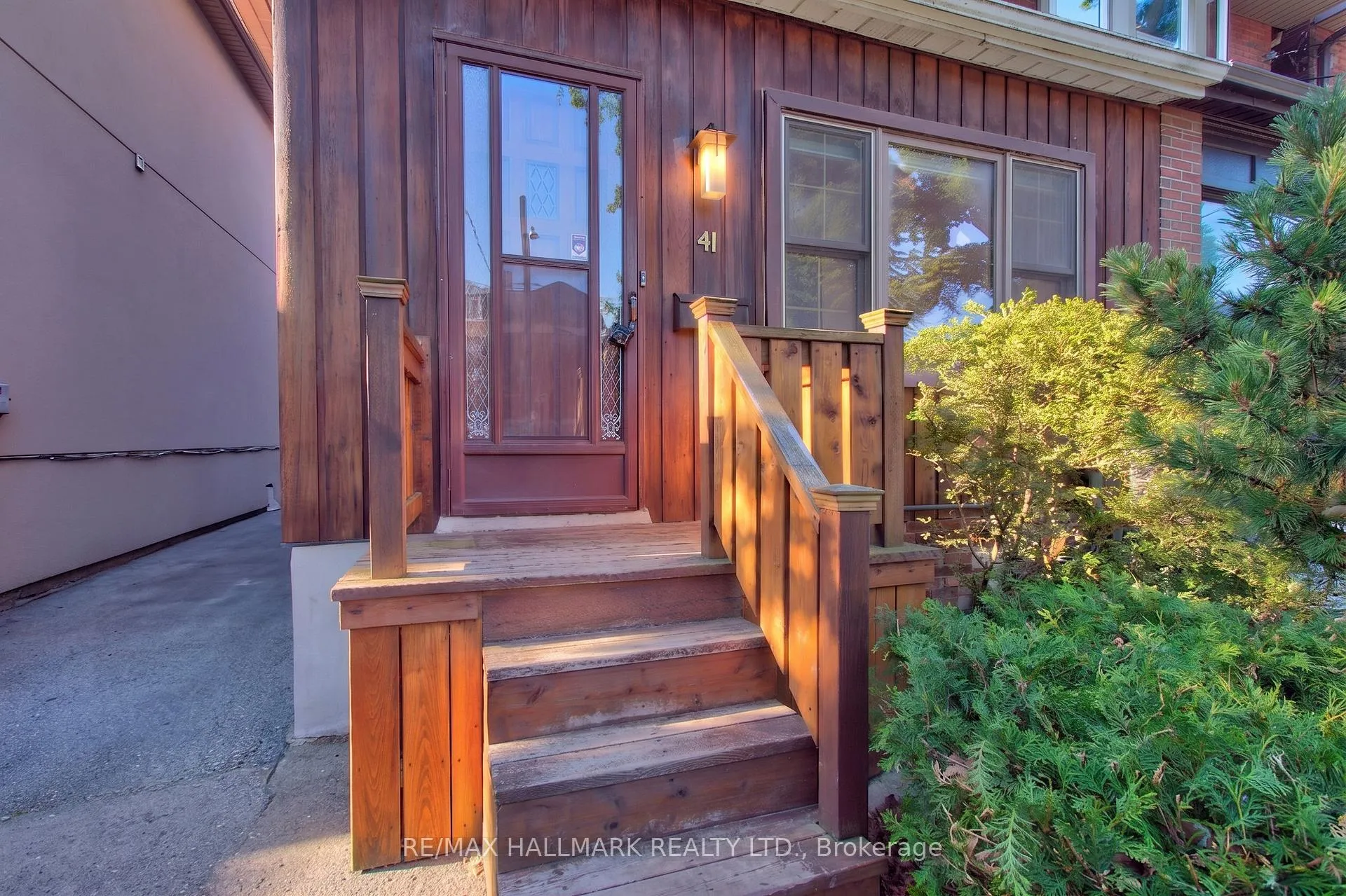Photo 3 of 41 Dixon Avenue, Toronto, The Beaches — HOMEH