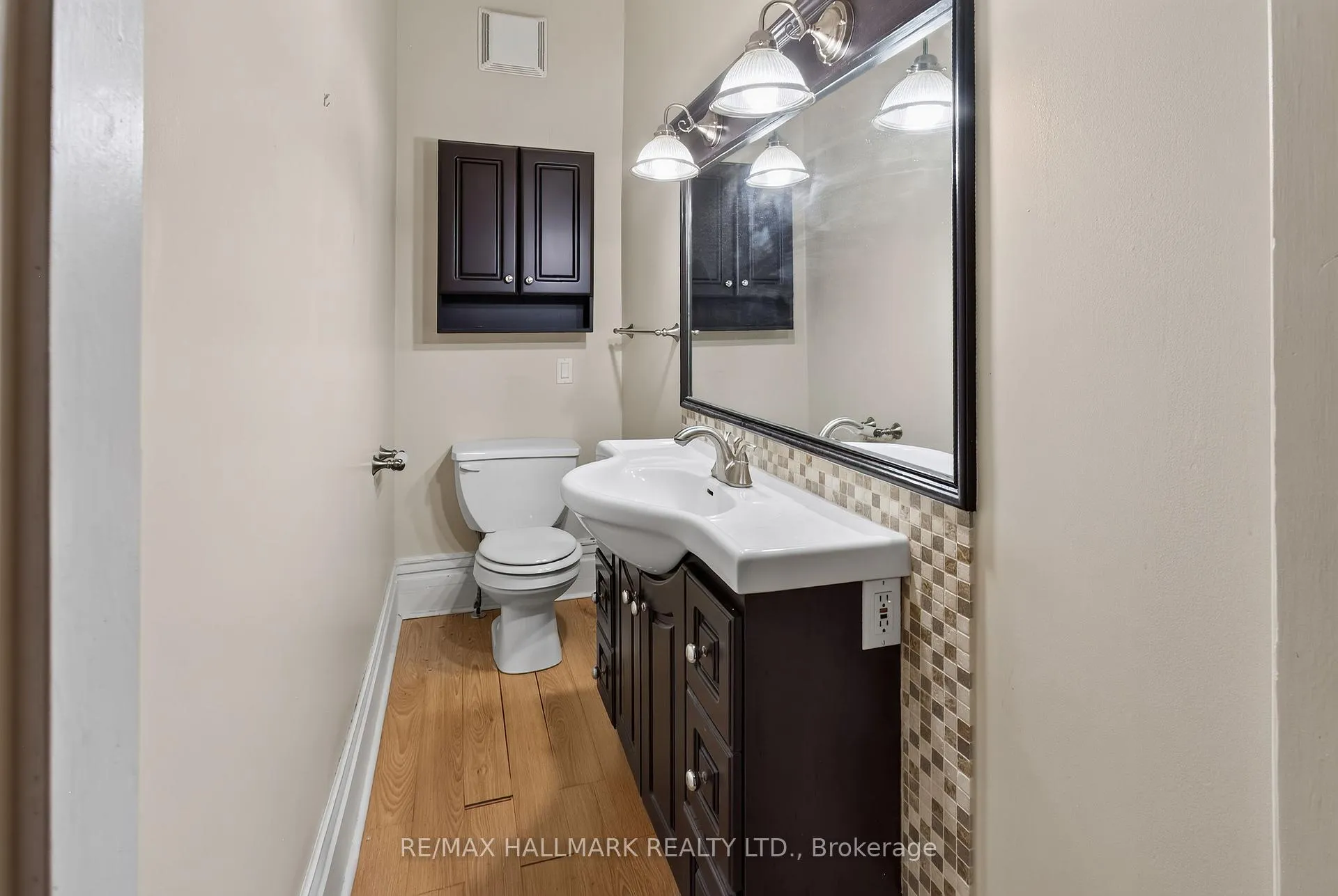 Photo 12 of 41 Dixon Avenue, Toronto, The Beaches — HOMEH