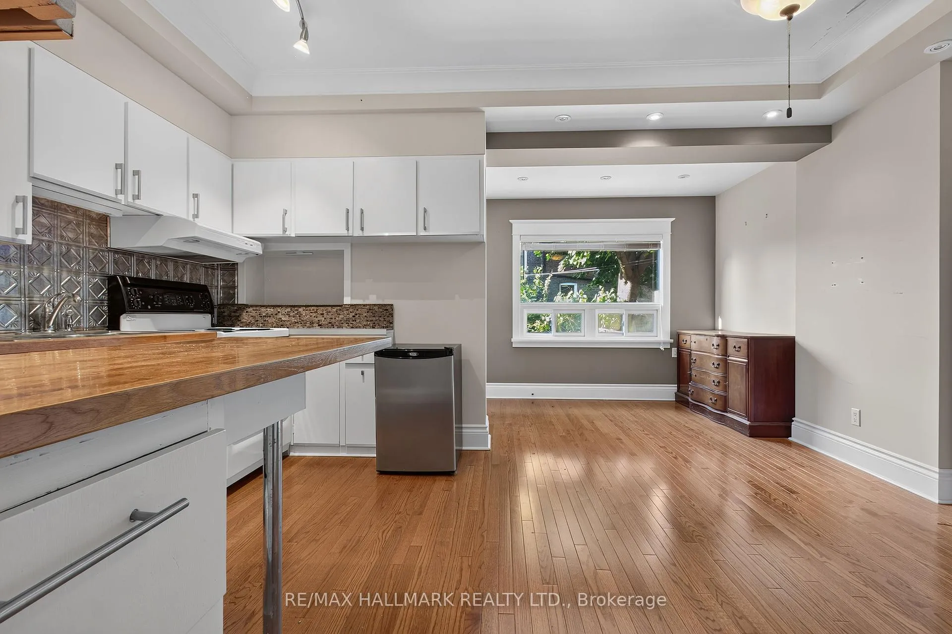 Photo 14 of 41 Dixon Avenue, Toronto, The Beaches — HOMEH