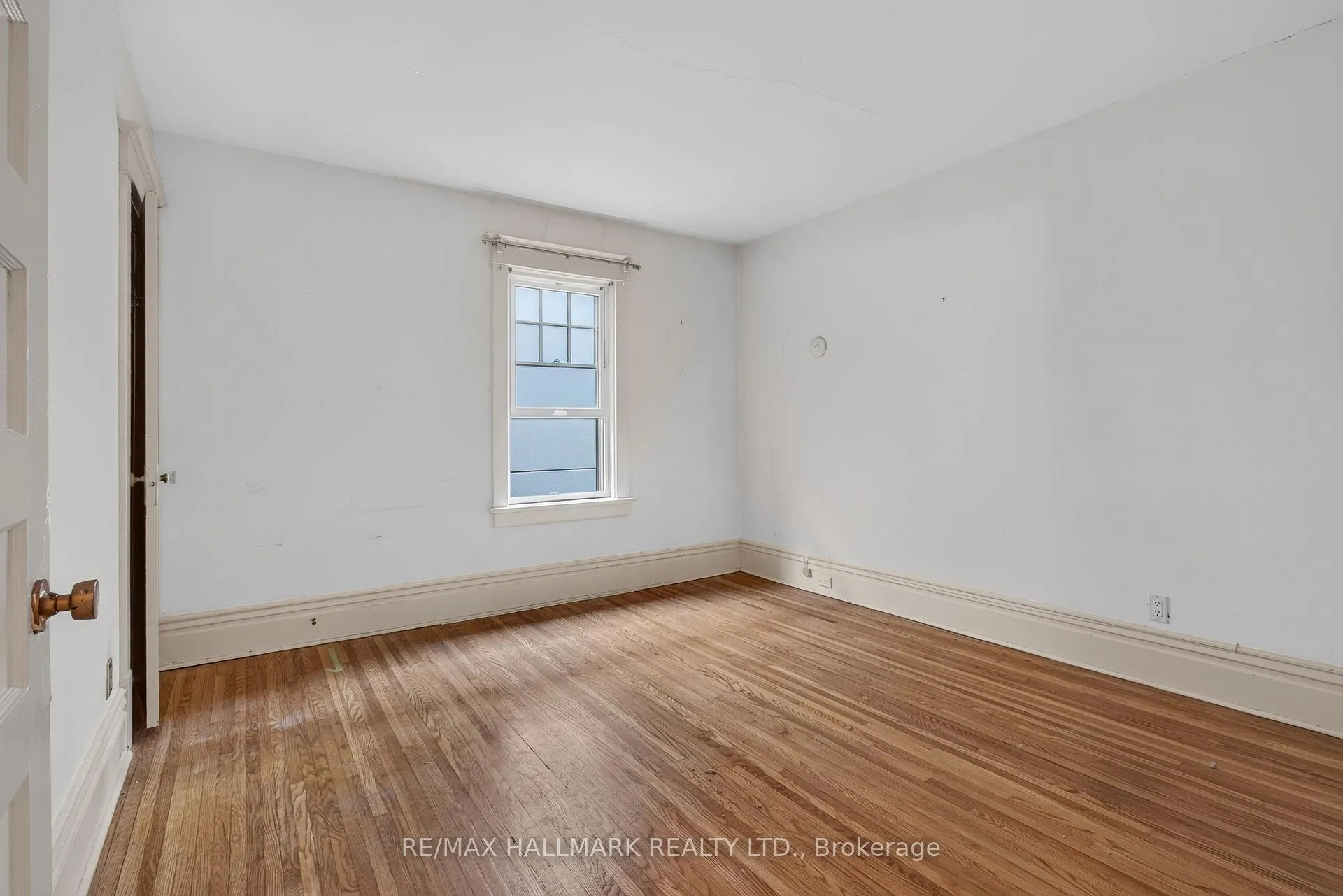 Photo 22 of 41 Dixon Avenue, Toronto, The Beaches — HOMEH