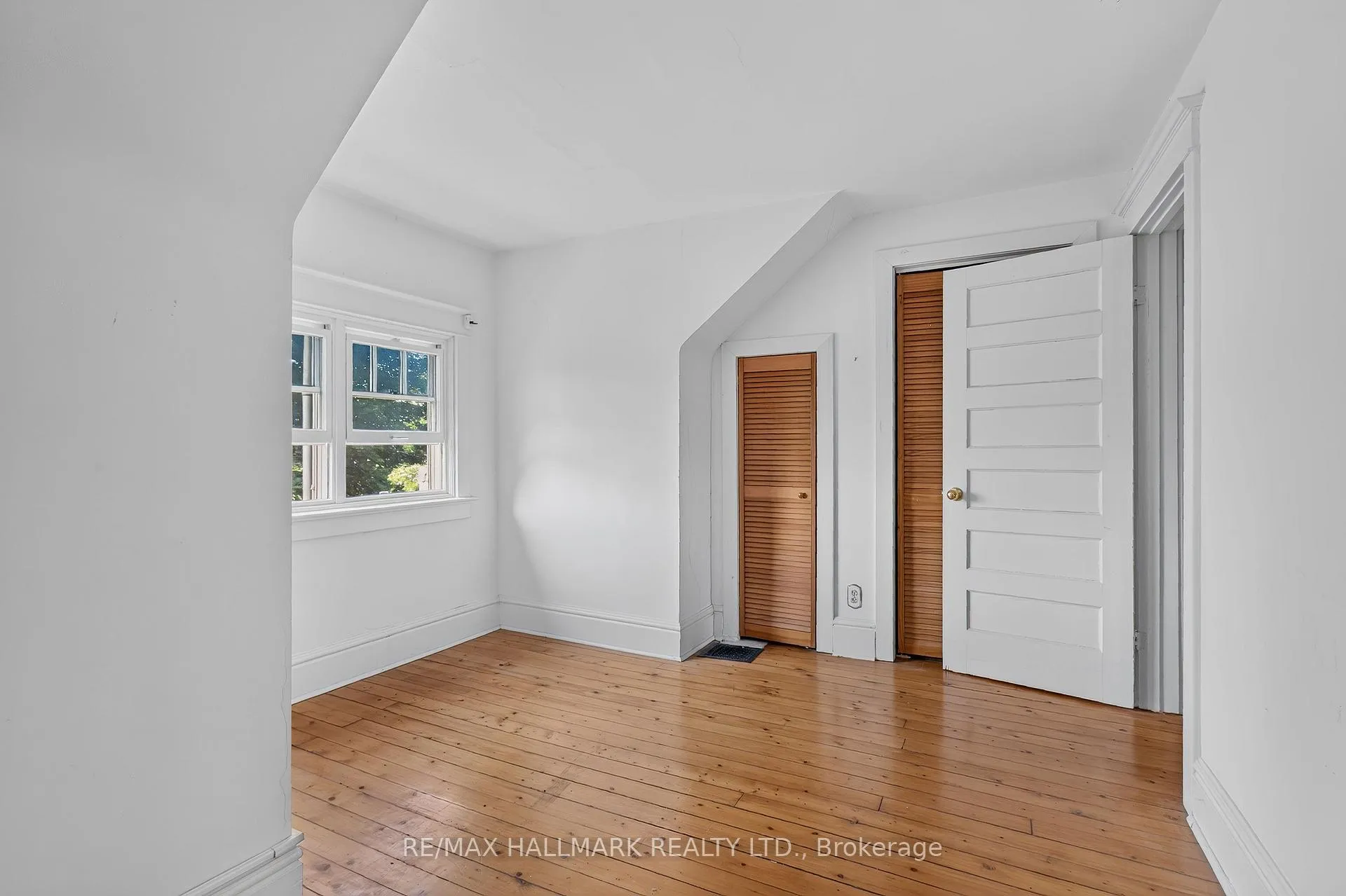 Photo 28 of 41 Dixon Avenue, Toronto, The Beaches — HOMEH
