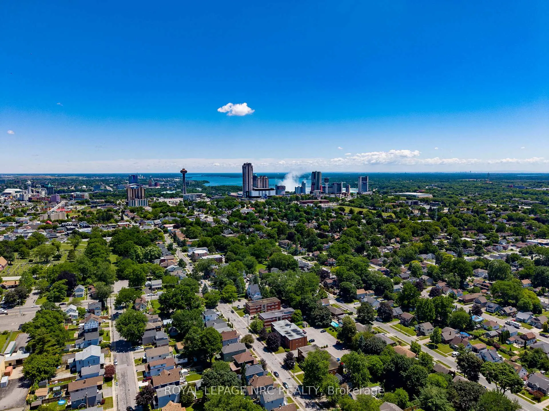Photo 5 of 6423 Barker Street, Niagara Falls, Dorchester — HOMEH