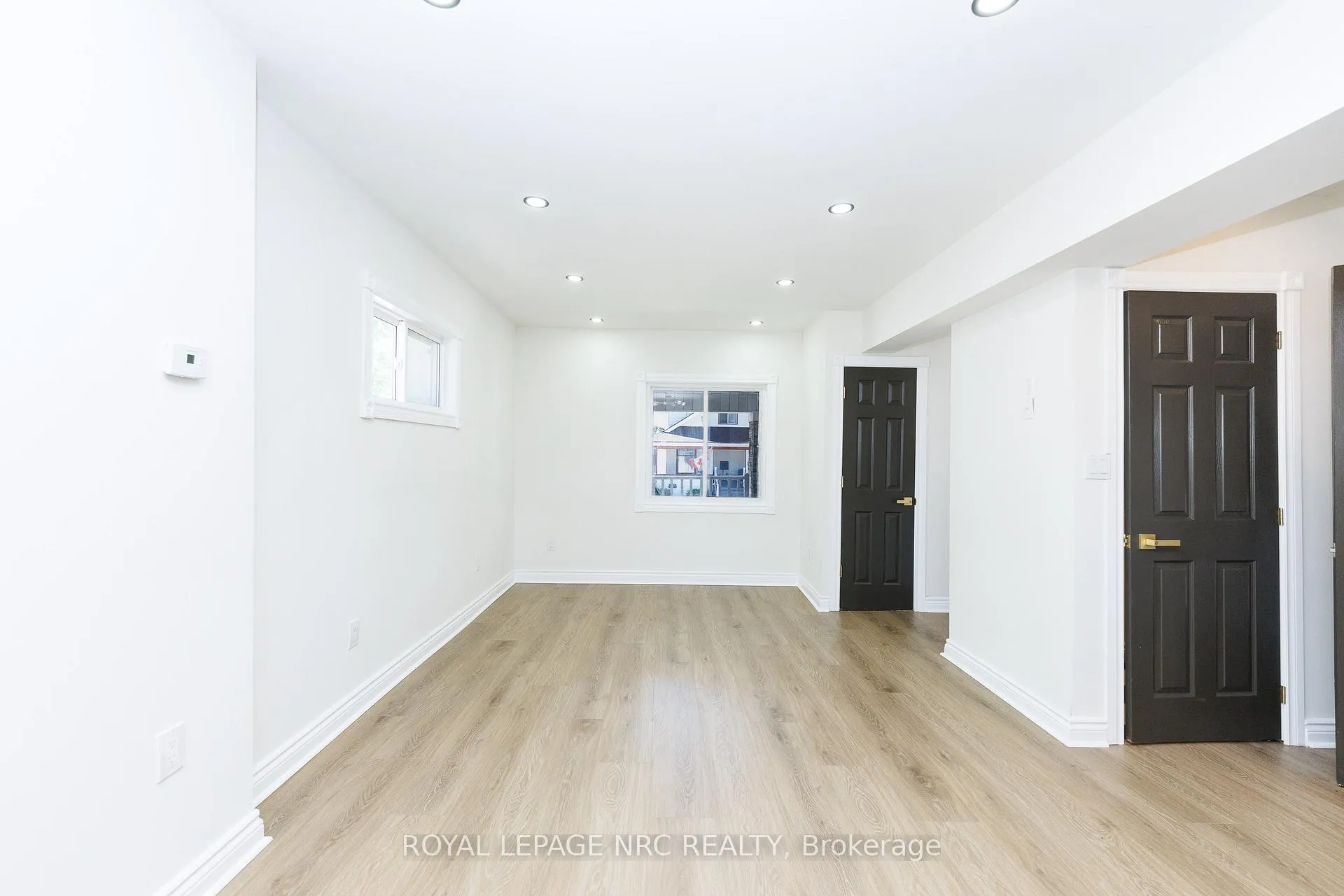 Photo 8 of 6423 Barker Street, Niagara Falls, Dorchester — HOMEH