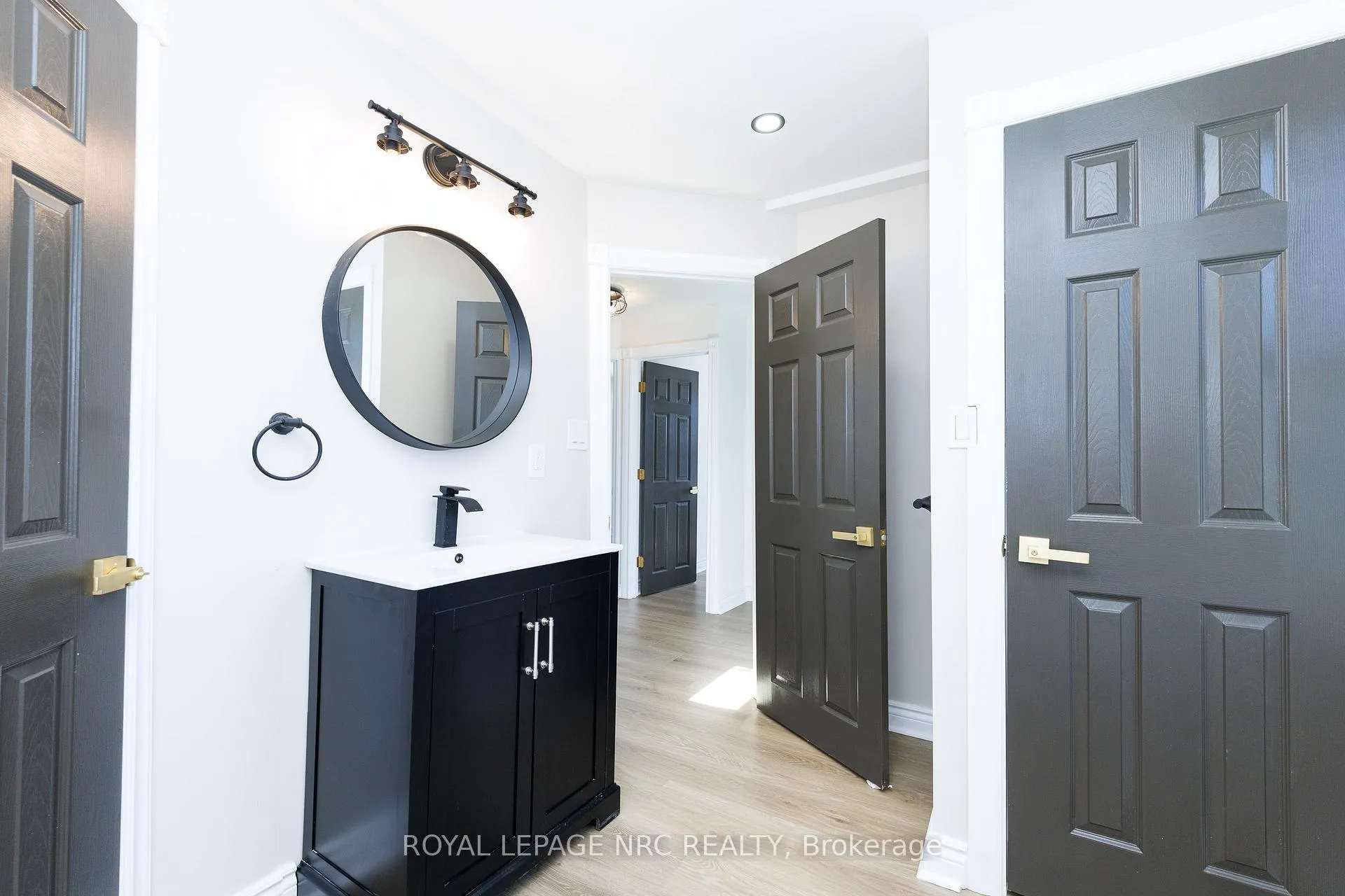 Photo 16 of 6423 Barker Street, Niagara Falls, Dorchester — HOMEH