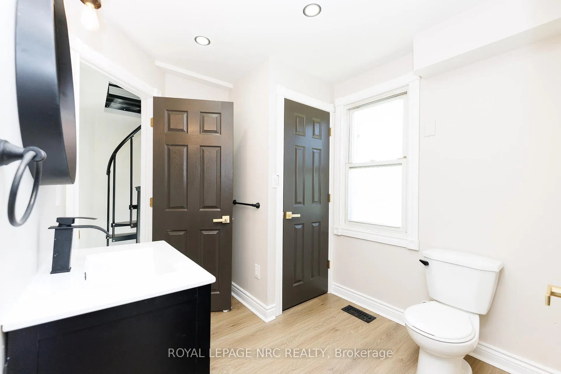 Photo 17 of 6423 Barker Street, Niagara Falls, Dorchester — HOMEH