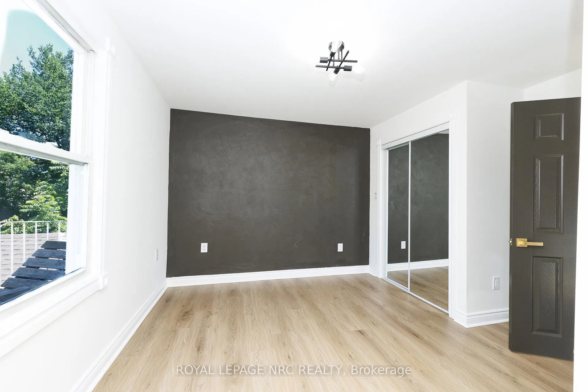 Photo 18 of 6423 Barker Street, Niagara Falls, Dorchester — HOMEH