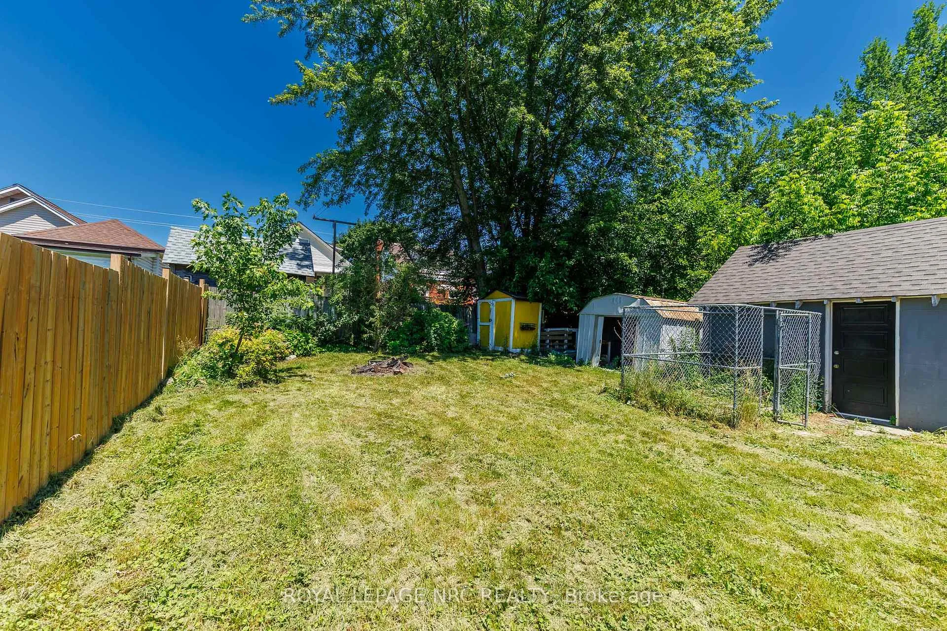 Photo 29 of 6423 Barker Street, Niagara Falls, Dorchester — HOMEH