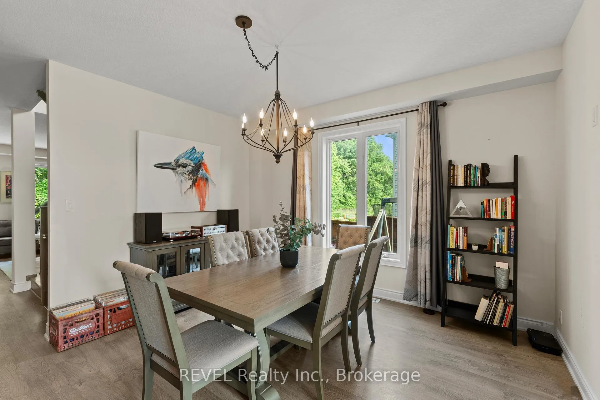 Photo 4 of 8517 Sweet Chestnut Drive, Niagara Falls, Brown — HOMEH
