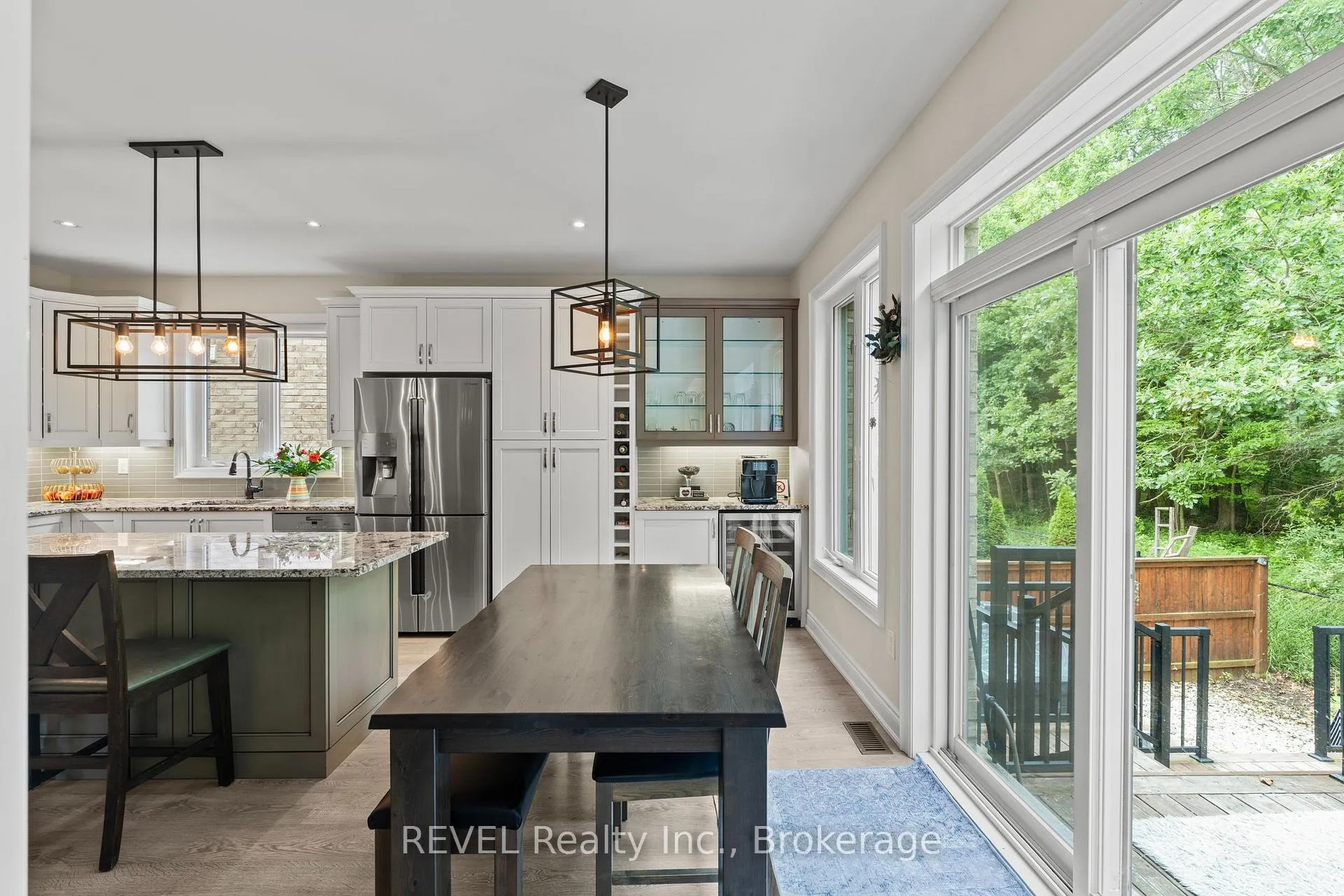 Photo 10 of 8517 Sweet Chestnut Drive, Niagara Falls, Brown — HOMEH