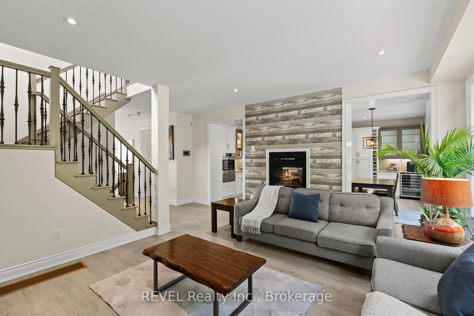 Photo 15 of 8517 Sweet Chestnut Drive, Niagara Falls, Brown — HOMEH
