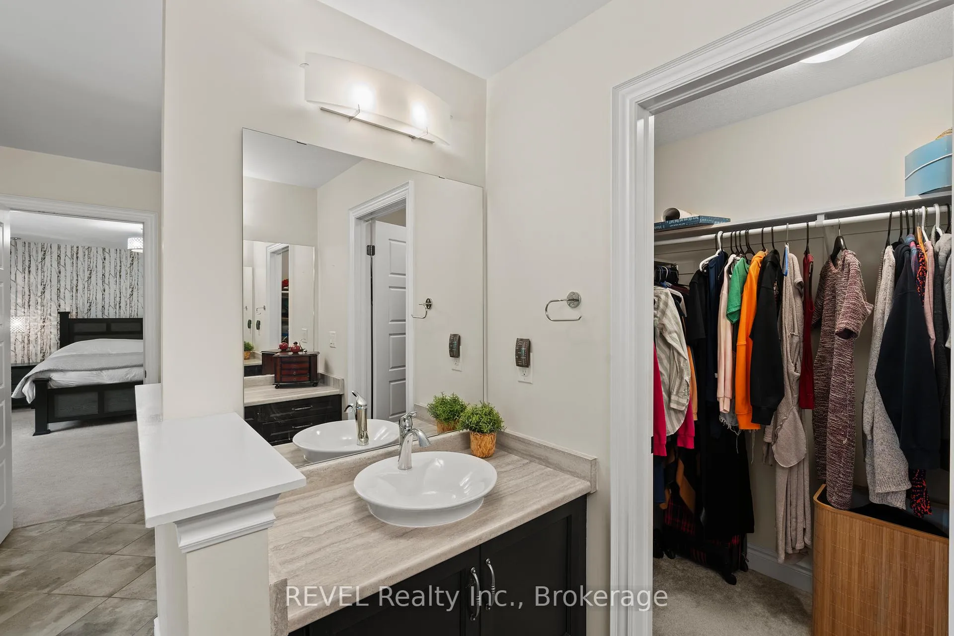 Photo 20 of 8517 Sweet Chestnut Drive, Niagara Falls, Brown — HOMEH
