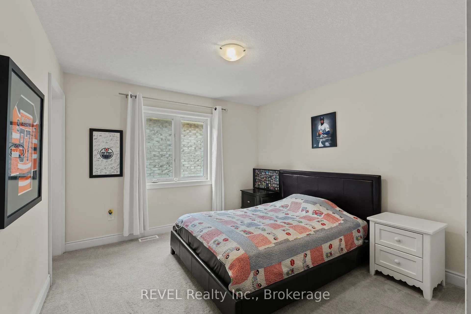 Photo 25 of 8517 Sweet Chestnut Drive, Niagara Falls, Brown — HOMEH