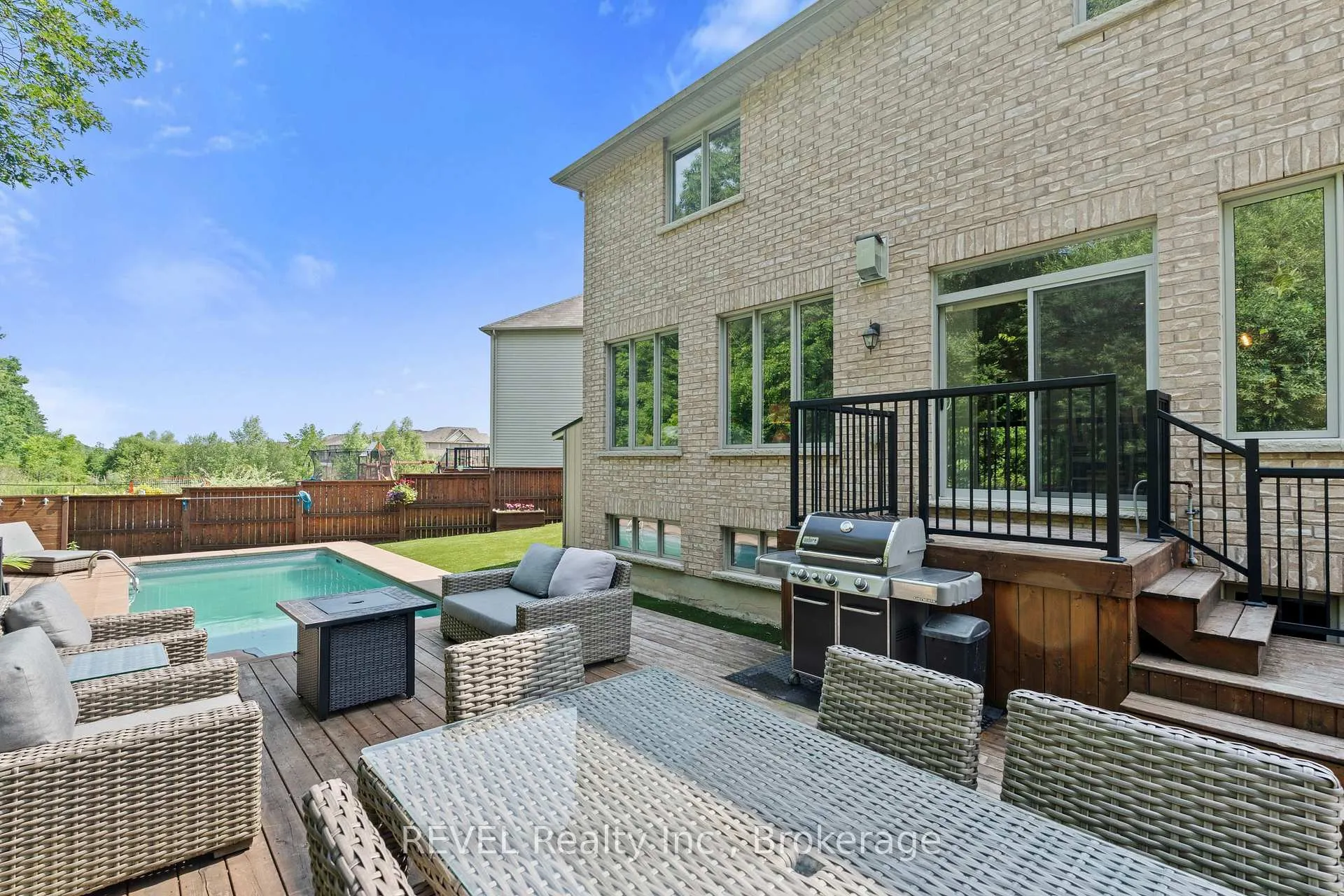 Photo 32 of 8517 Sweet Chestnut Drive, Niagara Falls, Brown — HOMEH