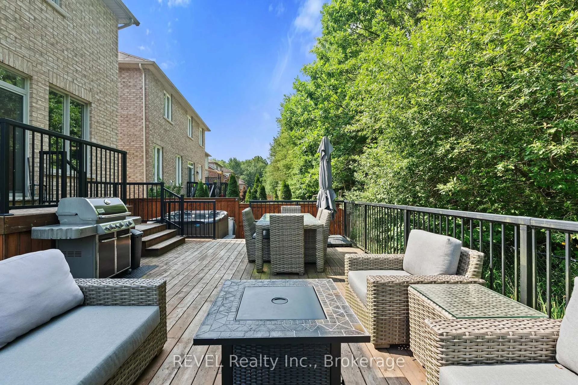 Photo 34 of 8517 Sweet Chestnut Drive, Niagara Falls, Brown — HOMEH