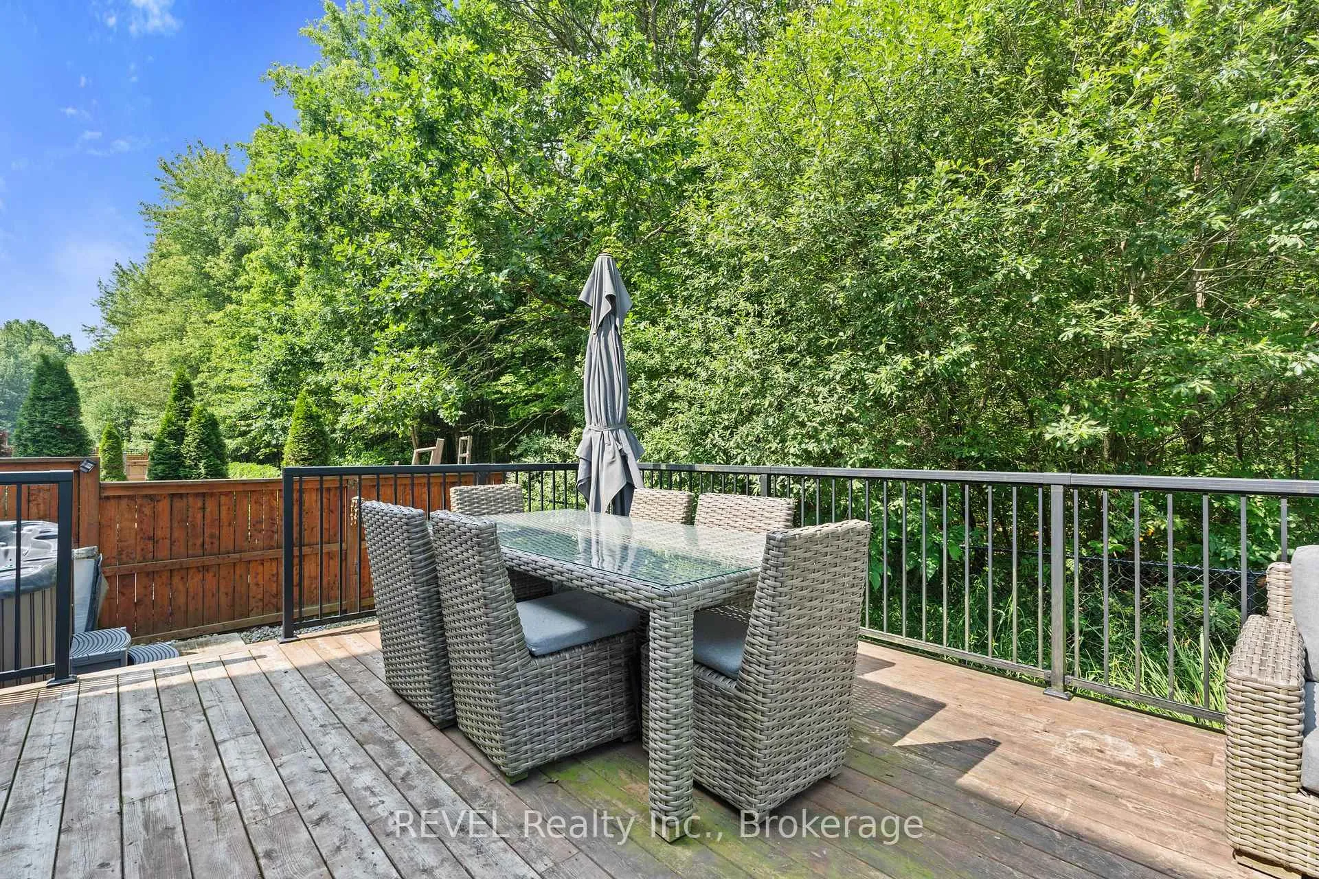 Photo 35 of 8517 Sweet Chestnut Drive, Niagara Falls, Brown — HOMEH