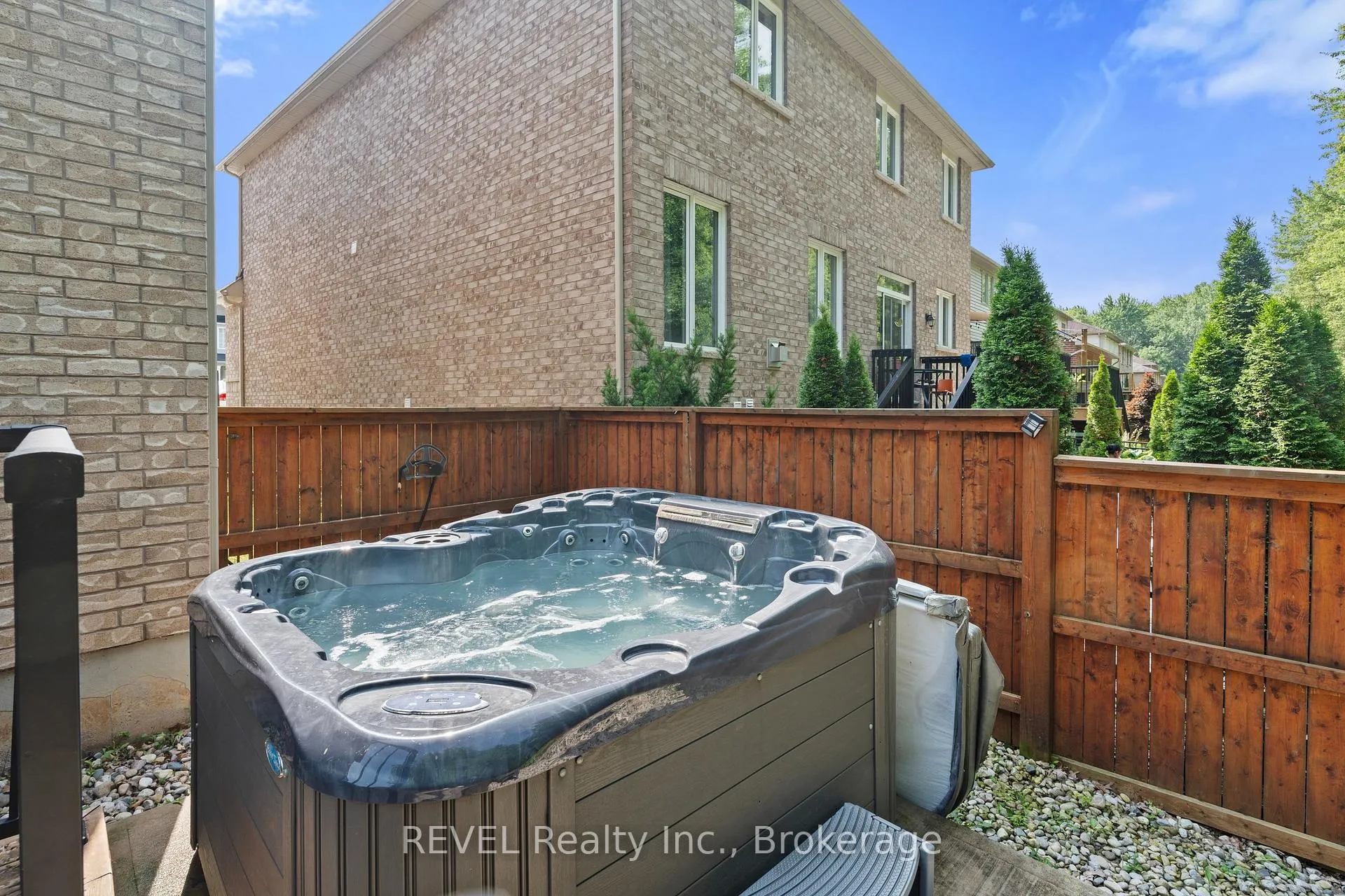 Photo 36 of 8517 Sweet Chestnut Drive, Niagara Falls, Brown — HOMEH