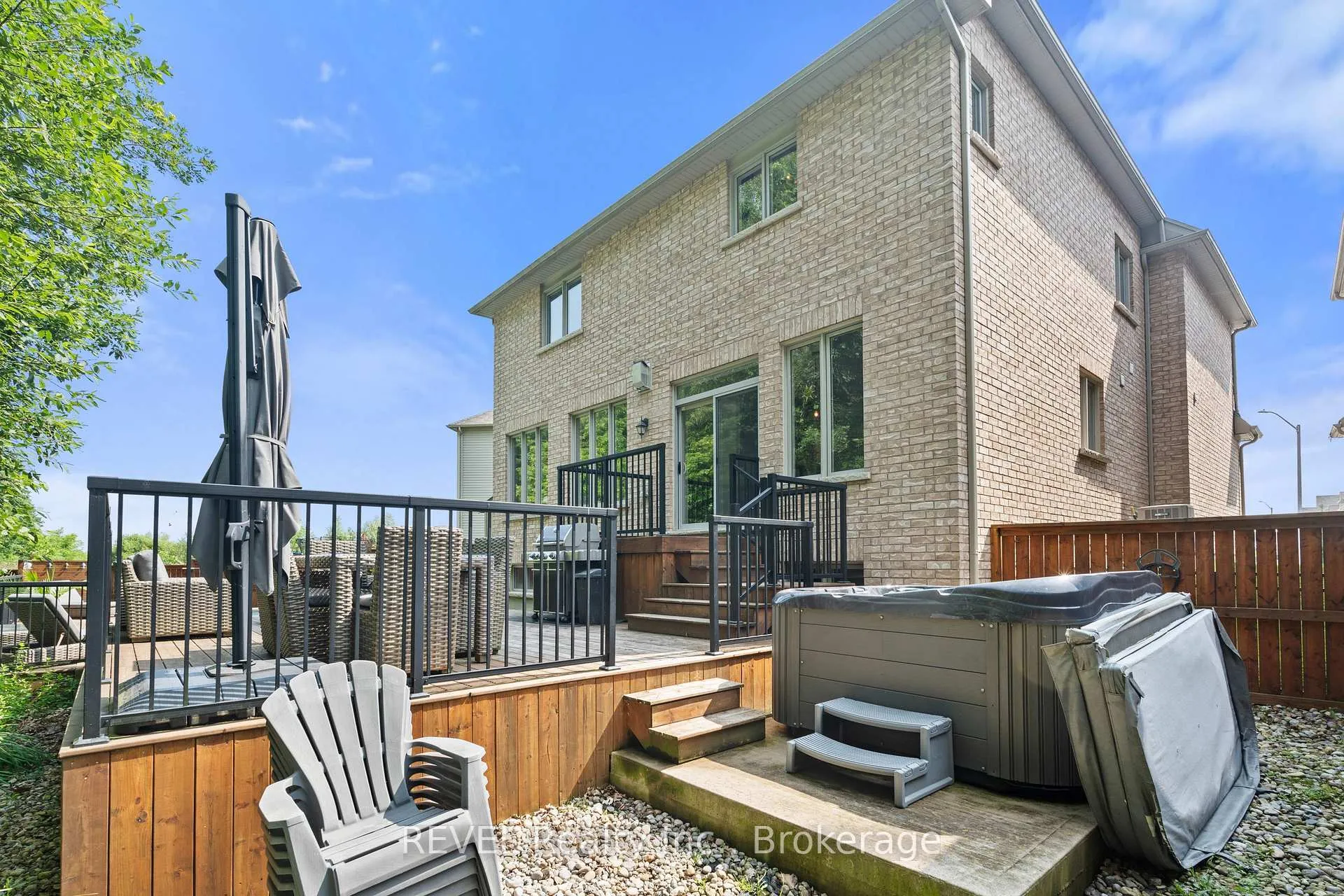 Photo 37 of 8517 Sweet Chestnut Drive, Niagara Falls, Brown — HOMEH
