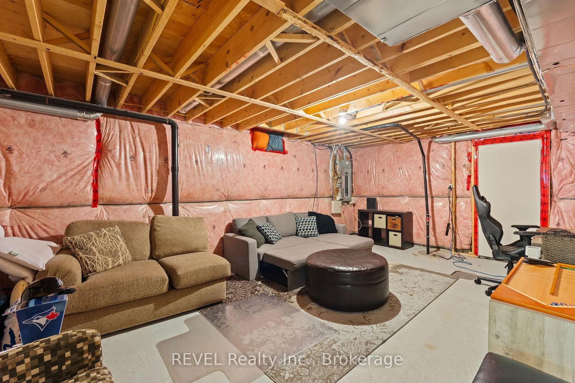 Photo 44 of 8517 Sweet Chestnut Drive, Niagara Falls, Brown — HOMEH