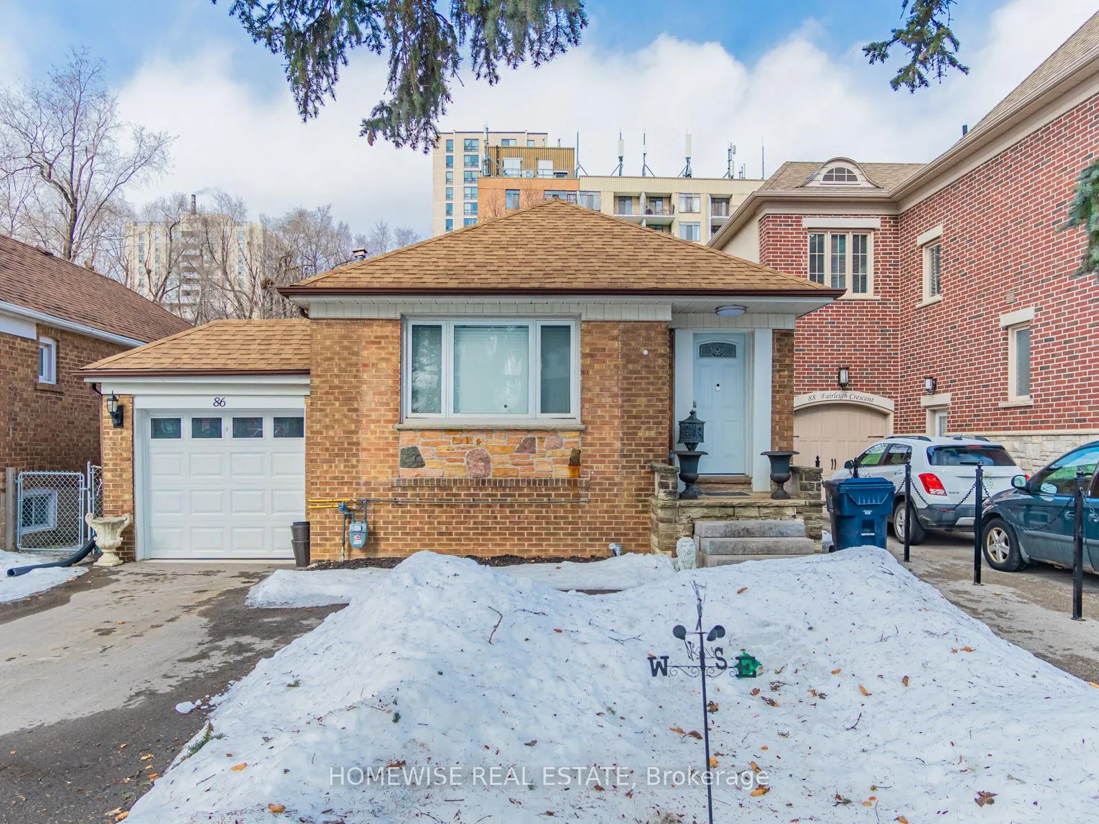 Front of 86 Fairleigh Crescent