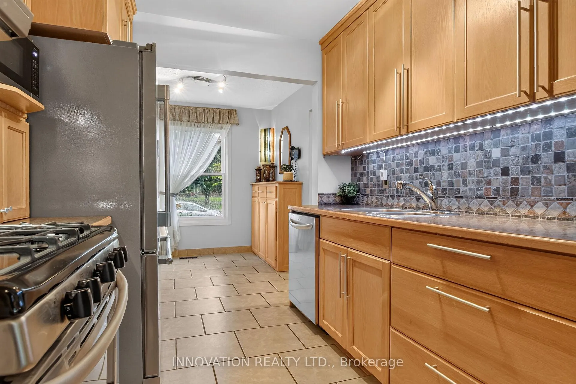 Photo 10 of 23 McKitrick Drive, Ottawa, Kanata - Glencairn/Hazeldean — HOMEH