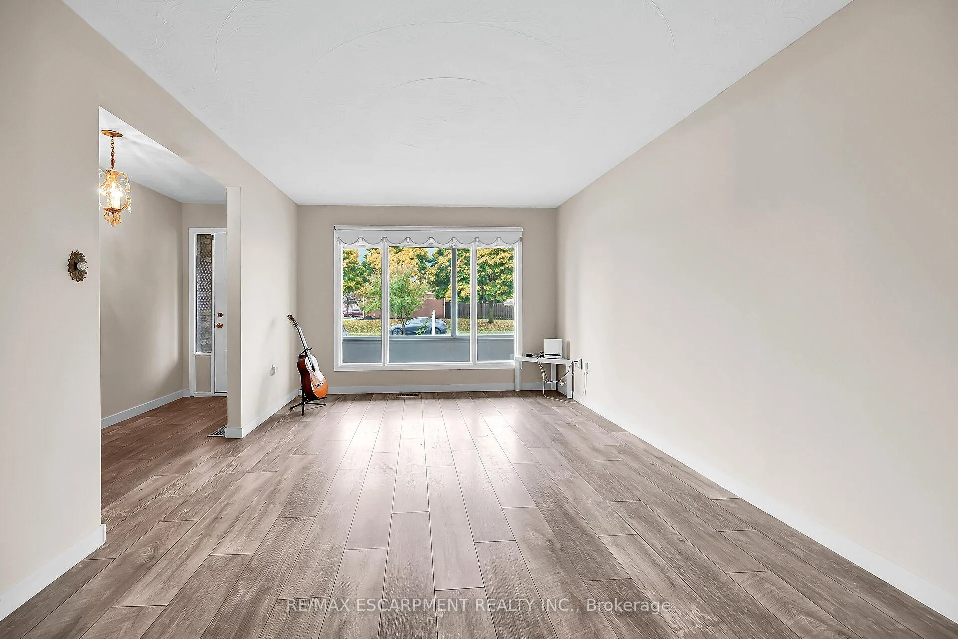 Photo 8 of 541 Limeridge Road E, Hamilton, Thorner — HOMEH