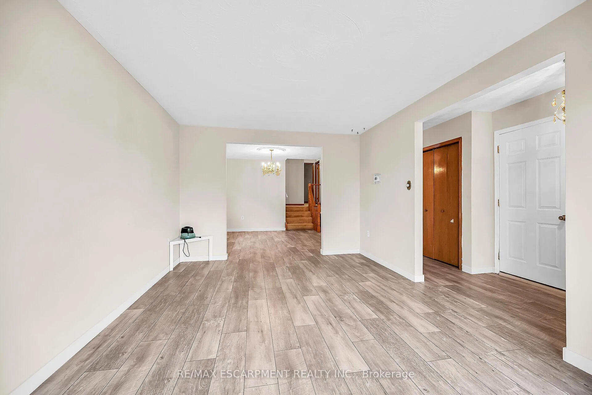 Photo 9 of 541 Limeridge Road E, Hamilton, Thorner — HOMEH