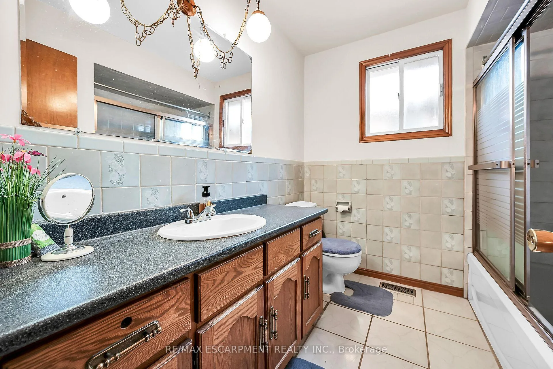 Photo 18 of 541 Limeridge Road E, Hamilton, Thorner — HOMEH