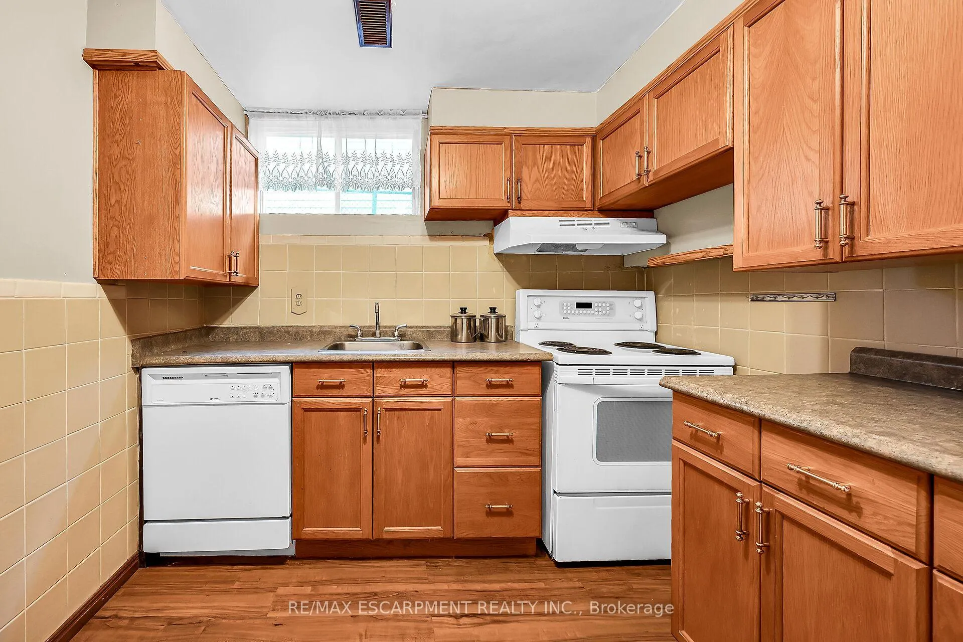Photo 26 of 541 Limeridge Road E, Hamilton, Thorner — HOMEH