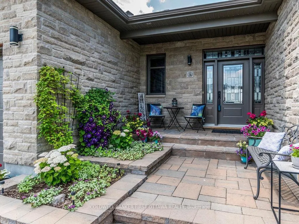 Photo 5 of 76 Bald Eagle Crescent, Ottawa, Richmond — HOMEH