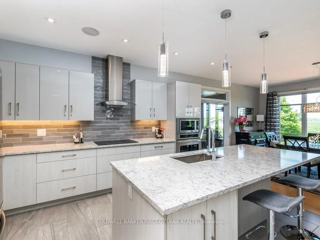 Photo 15 of 76 Bald Eagle Crescent, Ottawa, Richmond — HOMEH
