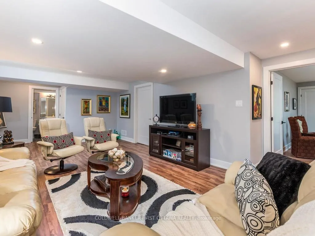 Photo 32 of 76 Bald Eagle Crescent, Ottawa, Richmond — HOMEH