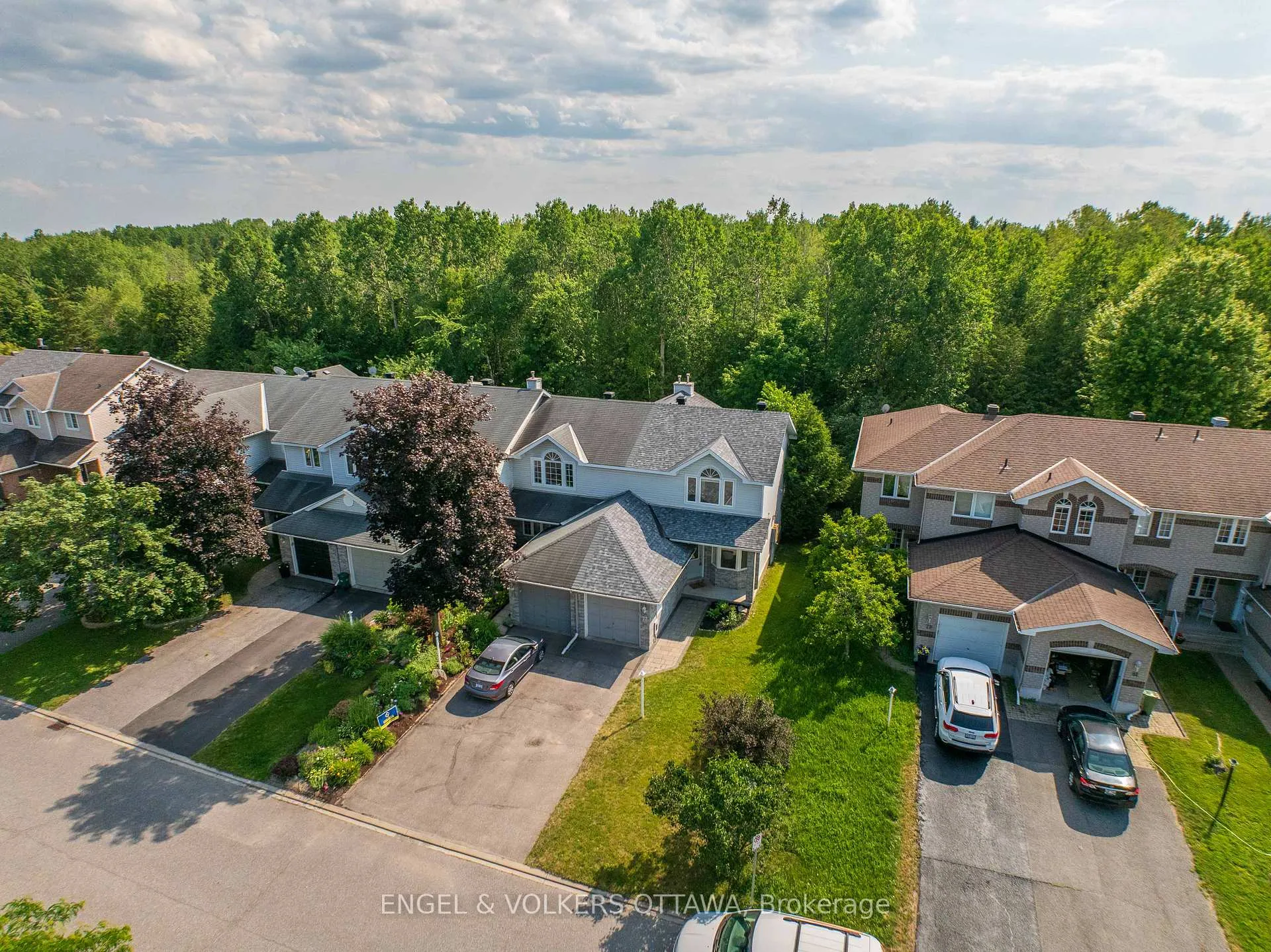 Photo 2 of 77 Whalings Circle, Ottawa, Stittsville (Central) — HOMEH