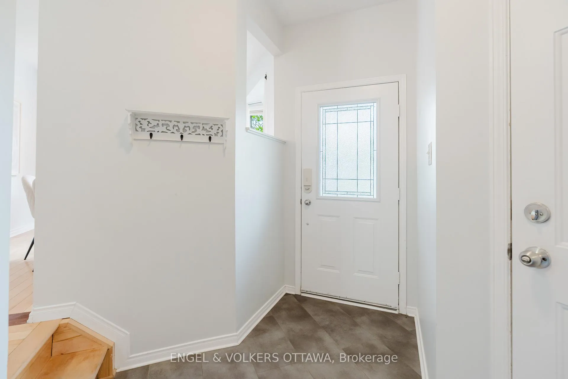 Photo 4 of 77 Whalings Circle, Ottawa, Stittsville (Central) — HOMEH