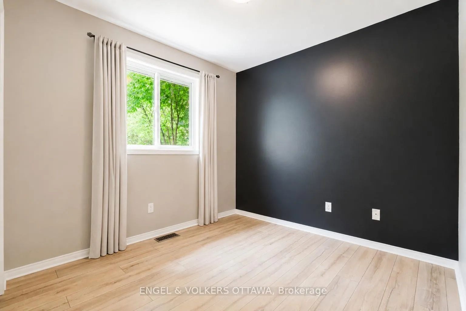 Photo 25 of 77 Whalings Circle, Ottawa, Stittsville (Central) — HOMEH