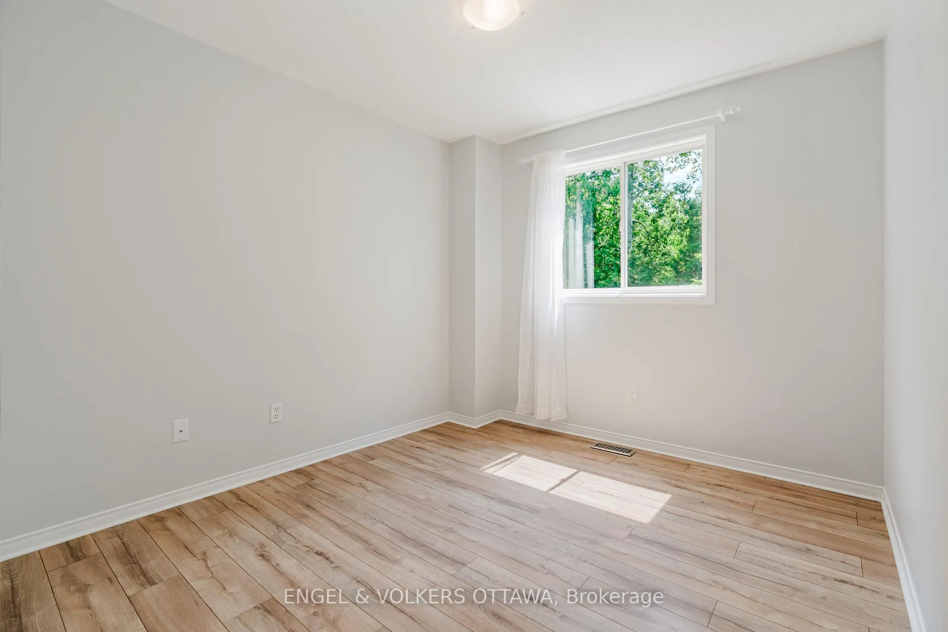 Photo 28 of 77 Whalings Circle, Ottawa, Stittsville (Central) — HOMEH