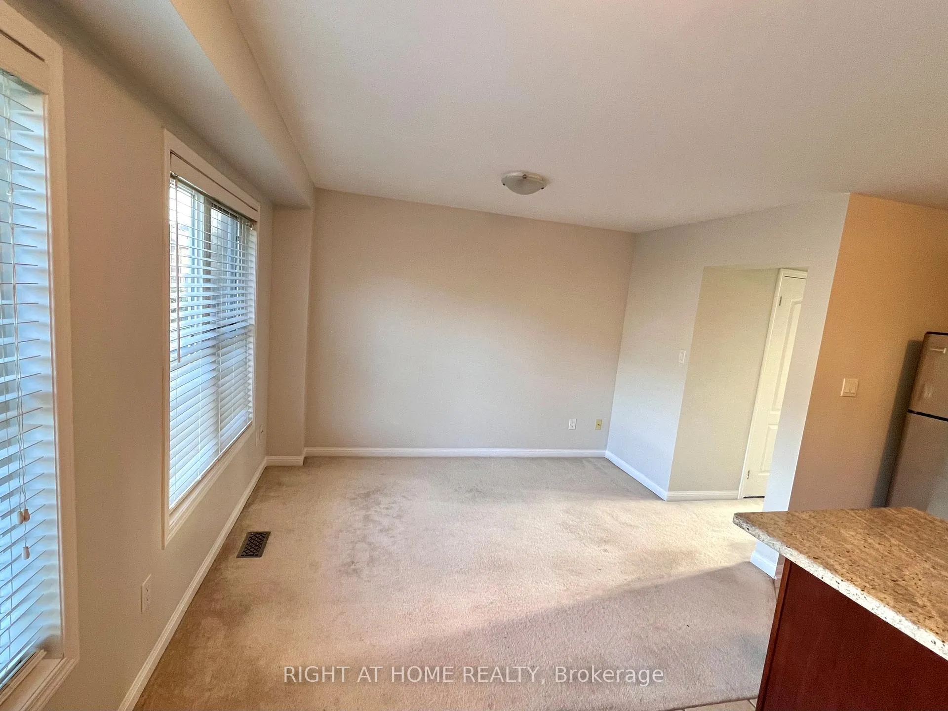 Photo 6 of 2385 Coho Way, Oakville, Westmount — HOMEH