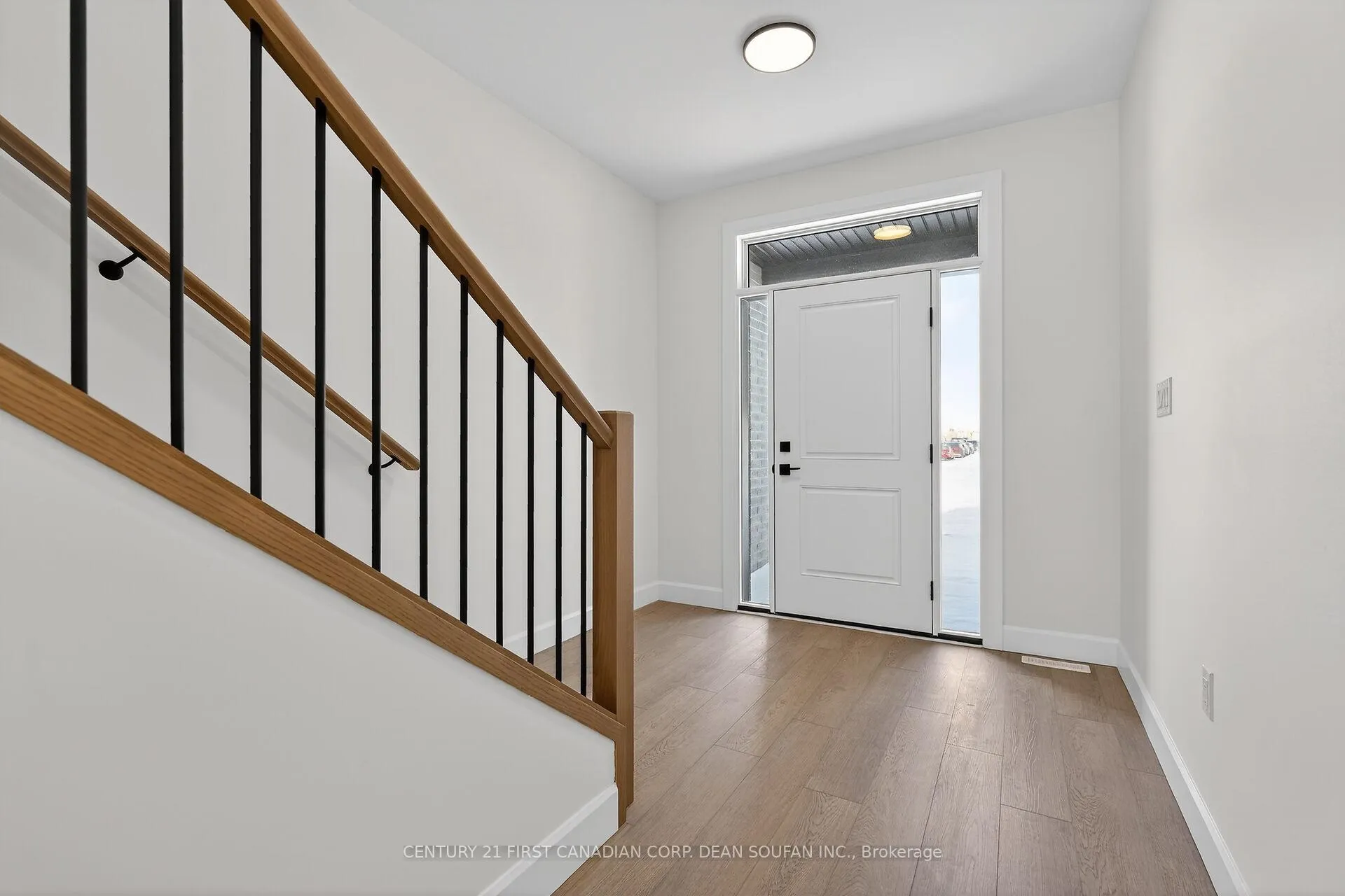 Photo 6 of 857 Catalpa Square, London, North E — HOMEH
