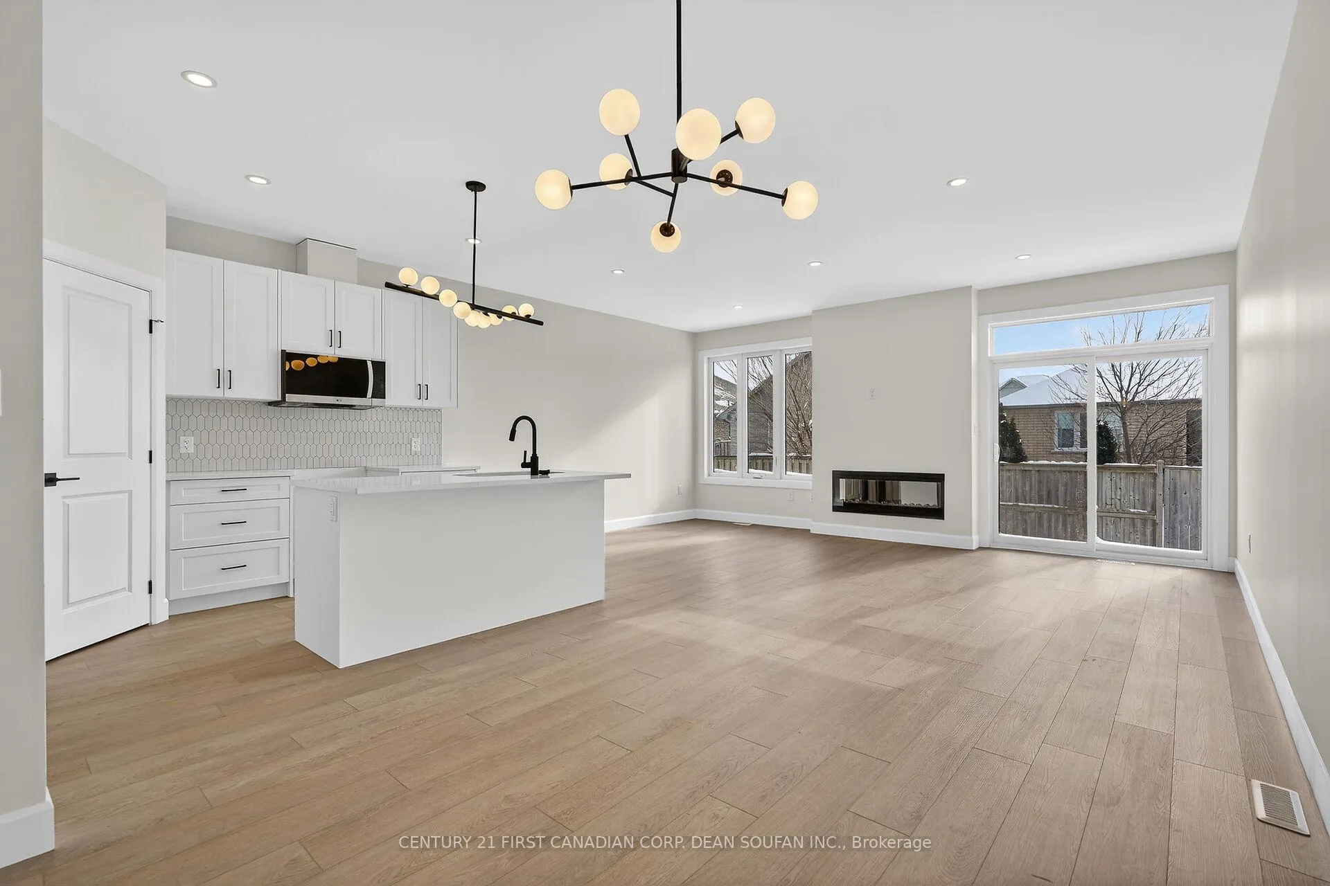 Photo 9 of 857 Catalpa Square, London, North E — HOMEH