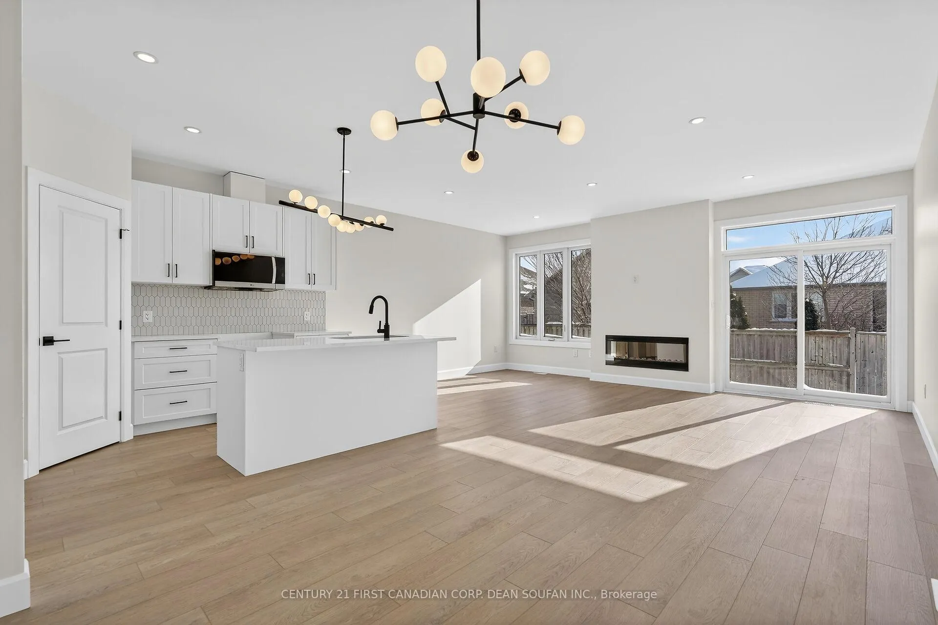 Photo 11 of 857 Catalpa Square, London, North E — HOMEH