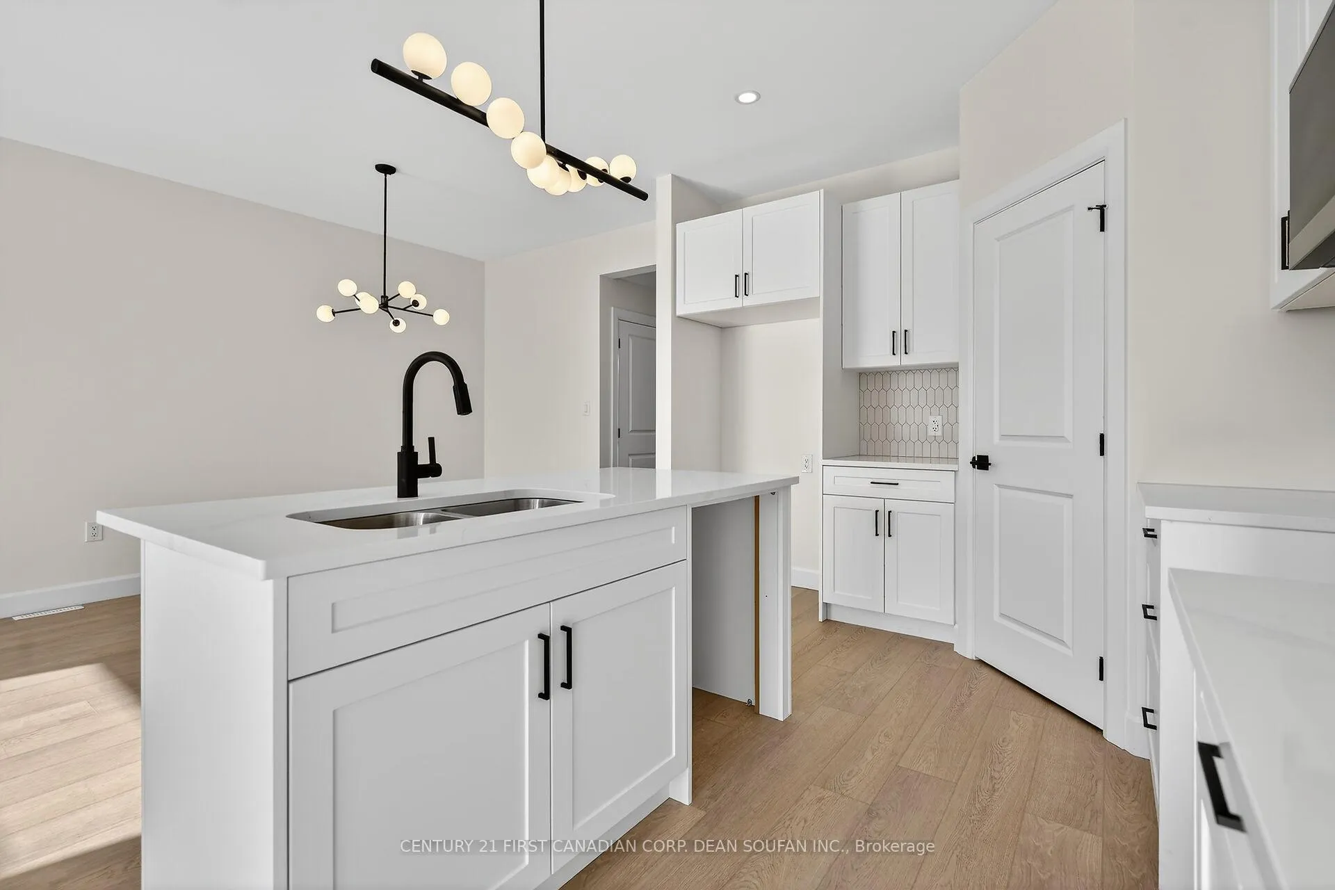 Photo 15 of 857 Catalpa Square, London, North E — HOMEH