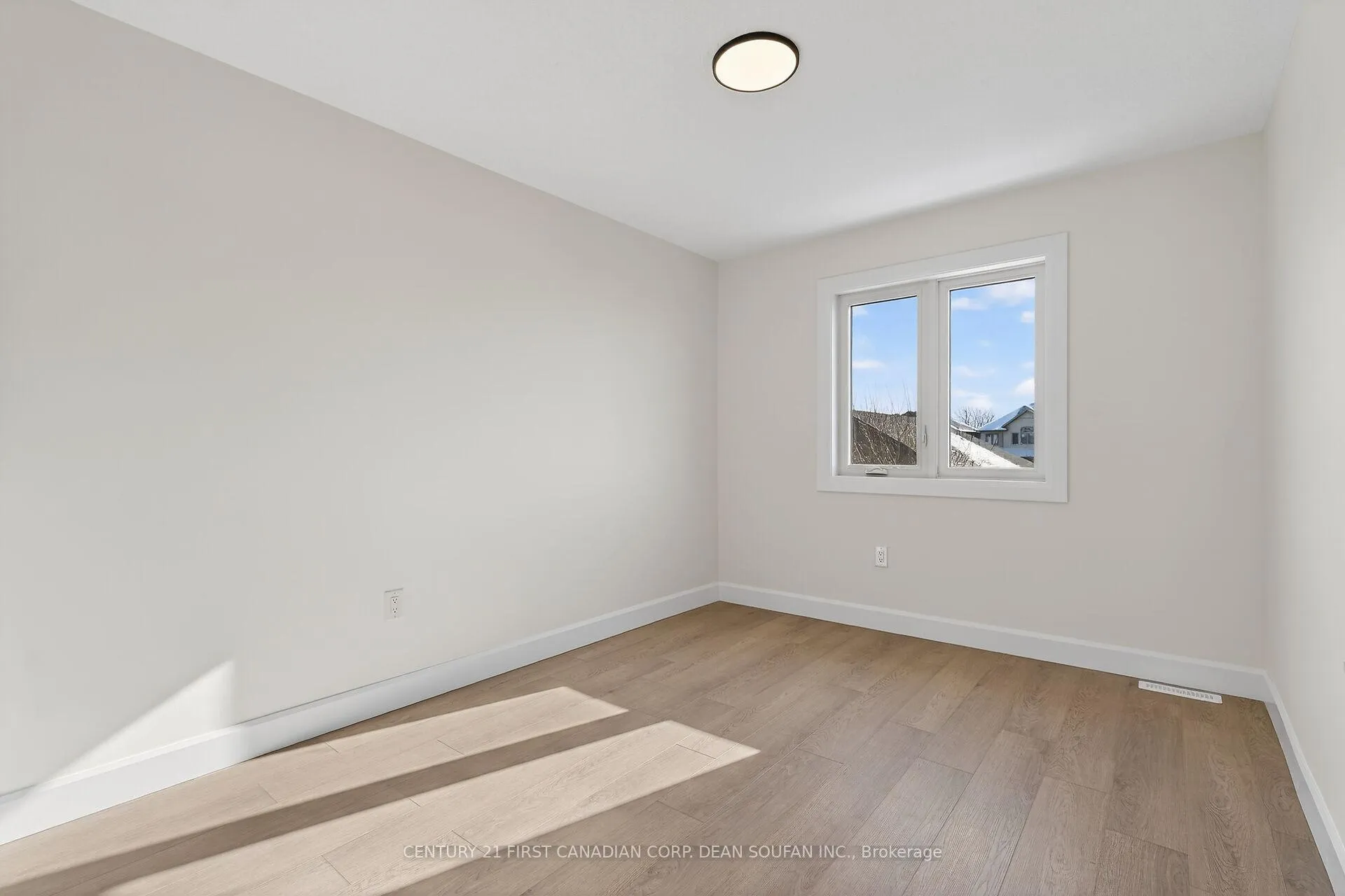 Photo 32 of 857 Catalpa Square, London, North E — HOMEH