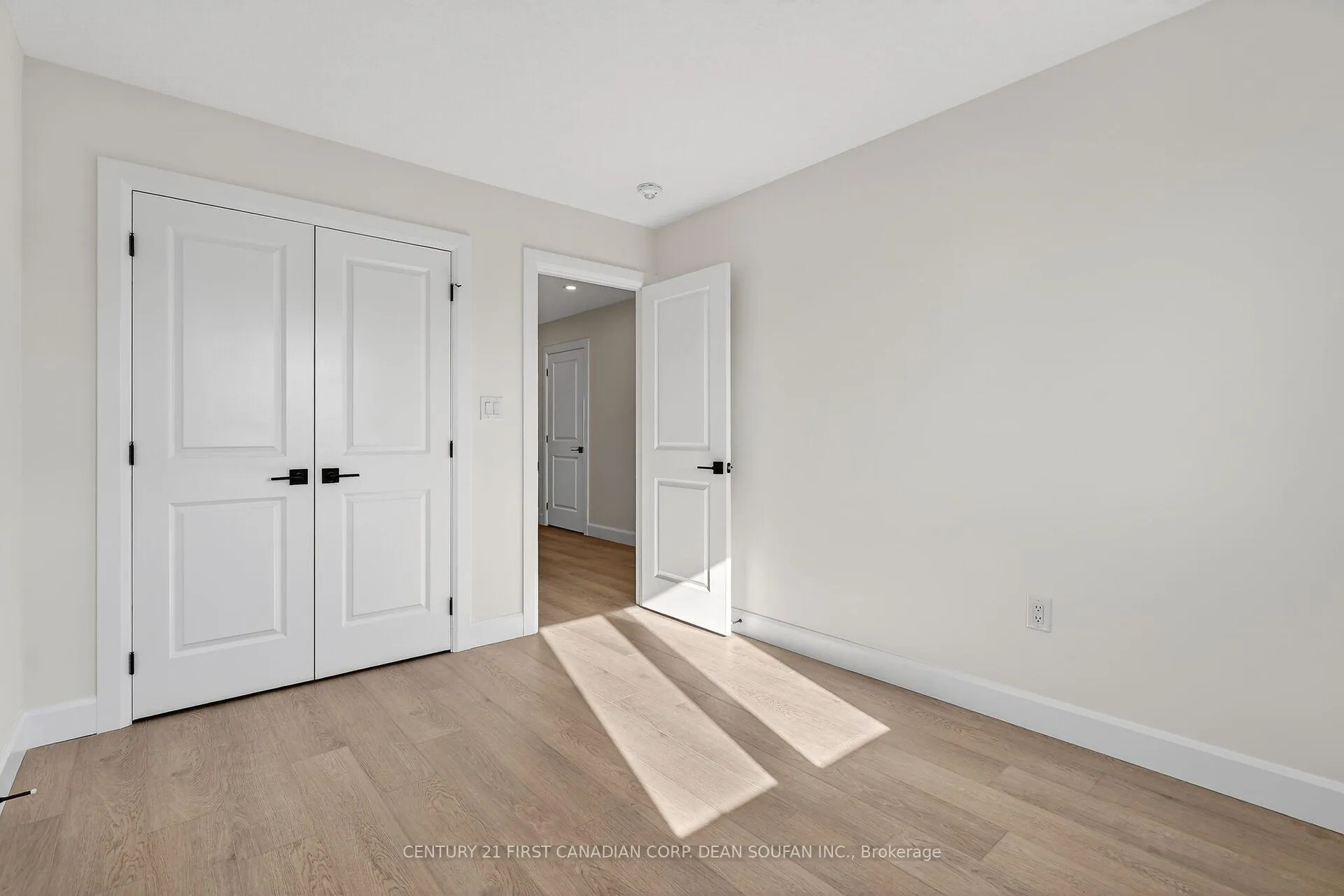 Photo 36 of 857 Catalpa Square, London, North E — HOMEH