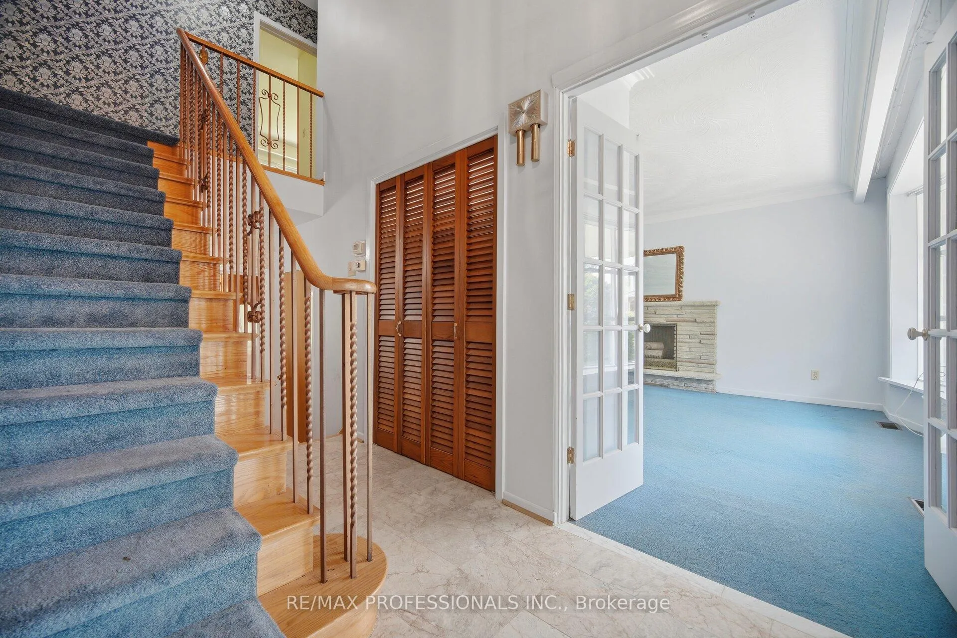 Photo 5 of 30 Grasspoint Crescent, Etobicoke, Markland Wood — HOMEH