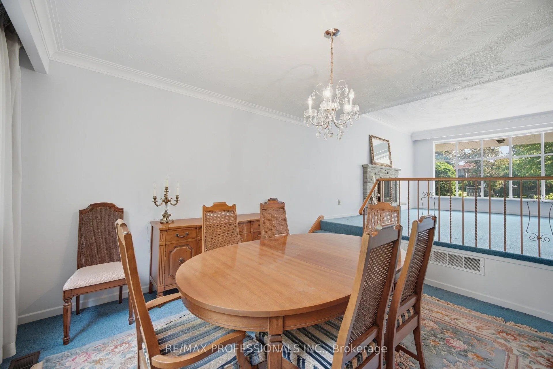 Photo 8 of 30 Grasspoint Crescent, Etobicoke, Markland Wood — HOMEH