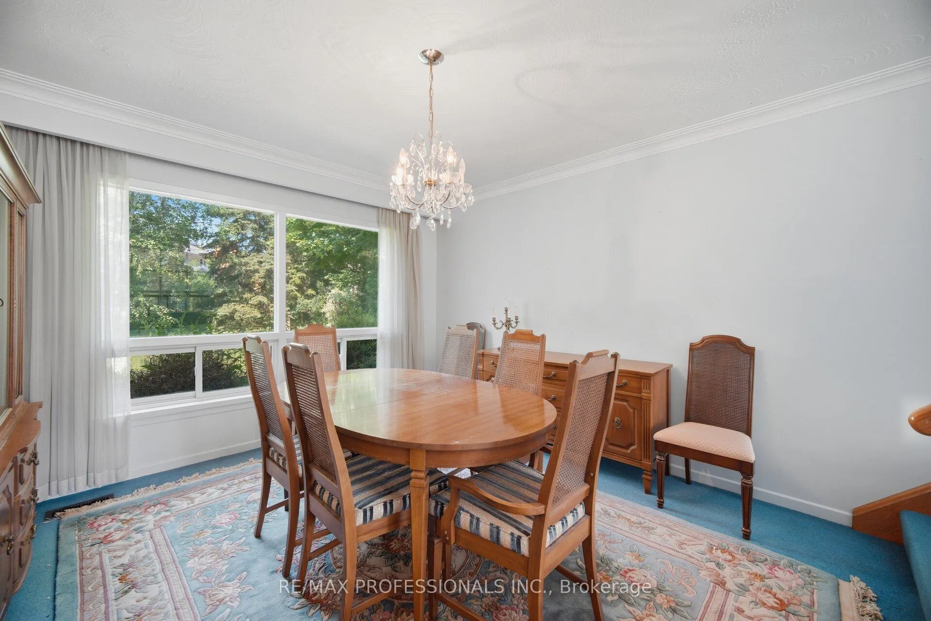 Photo 9 of 30 Grasspoint Crescent, Etobicoke, Markland Wood — HOMEH