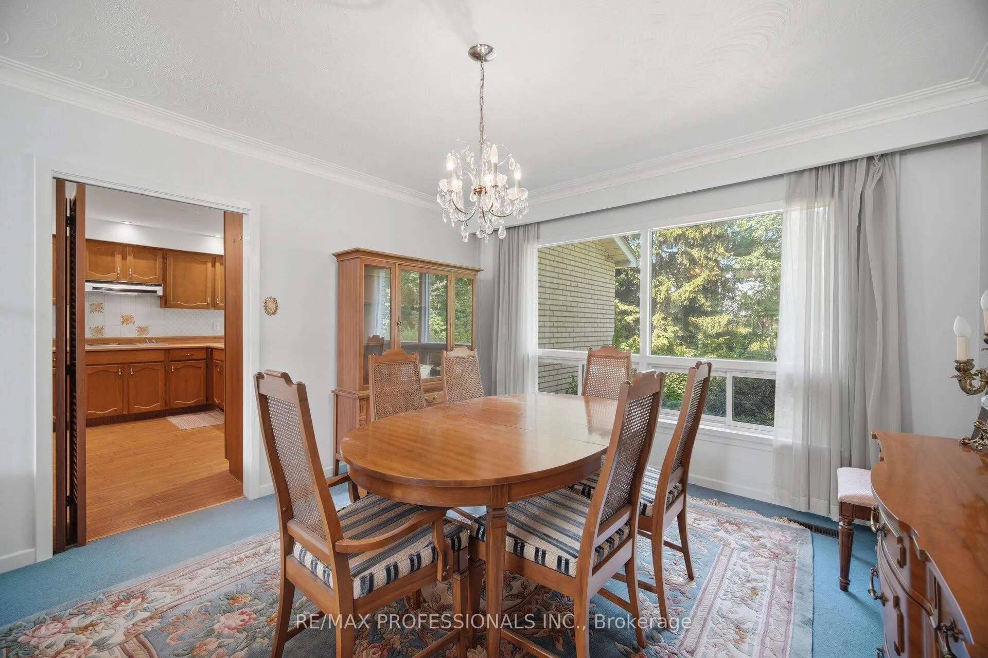 Photo 10 of 30 Grasspoint Crescent, Etobicoke, Markland Wood — HOMEH