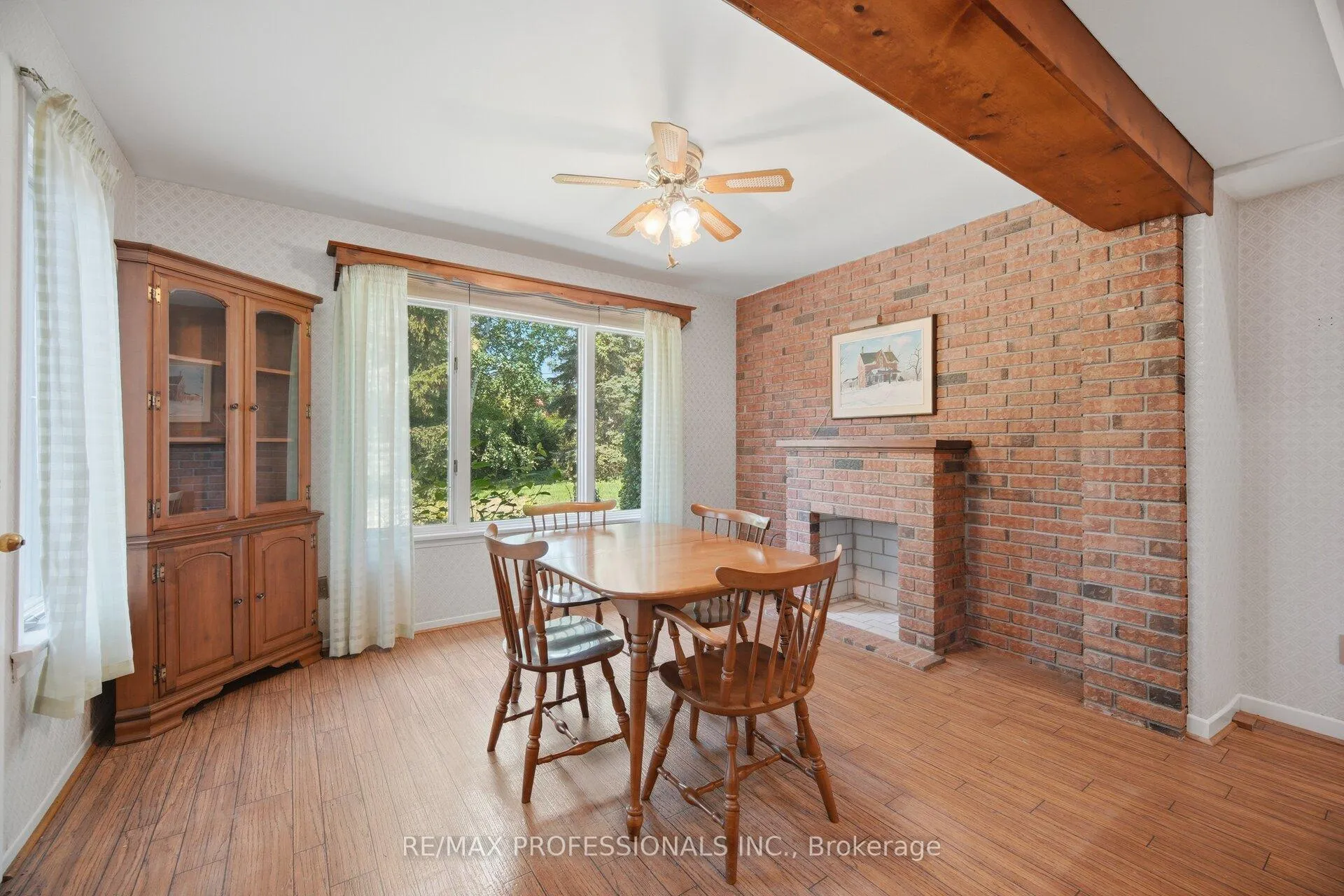 Photo 13 of 30 Grasspoint Crescent, Etobicoke, Markland Wood — HOMEH