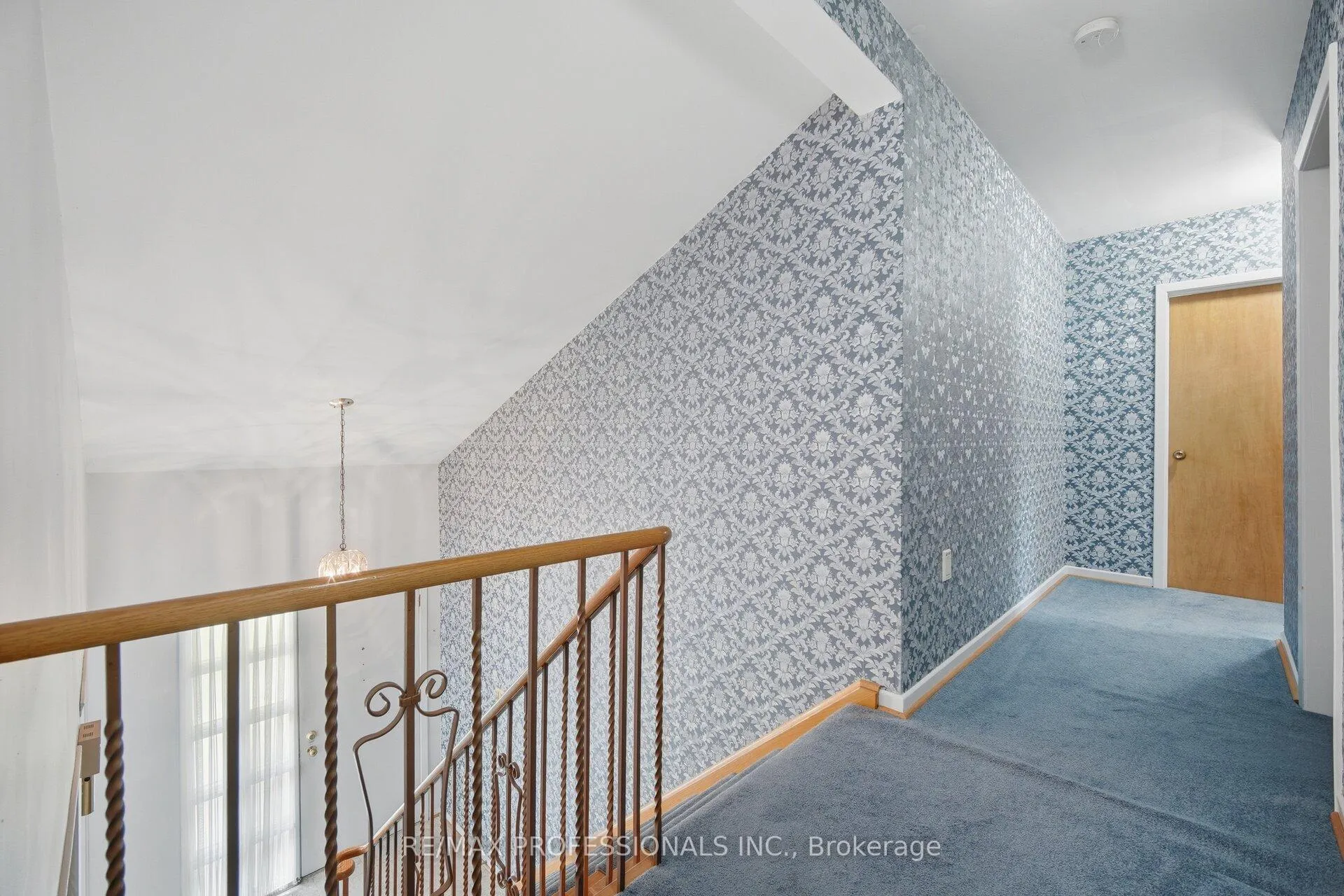 Photo 20 of 30 Grasspoint Crescent, Etobicoke, Markland Wood — HOMEH