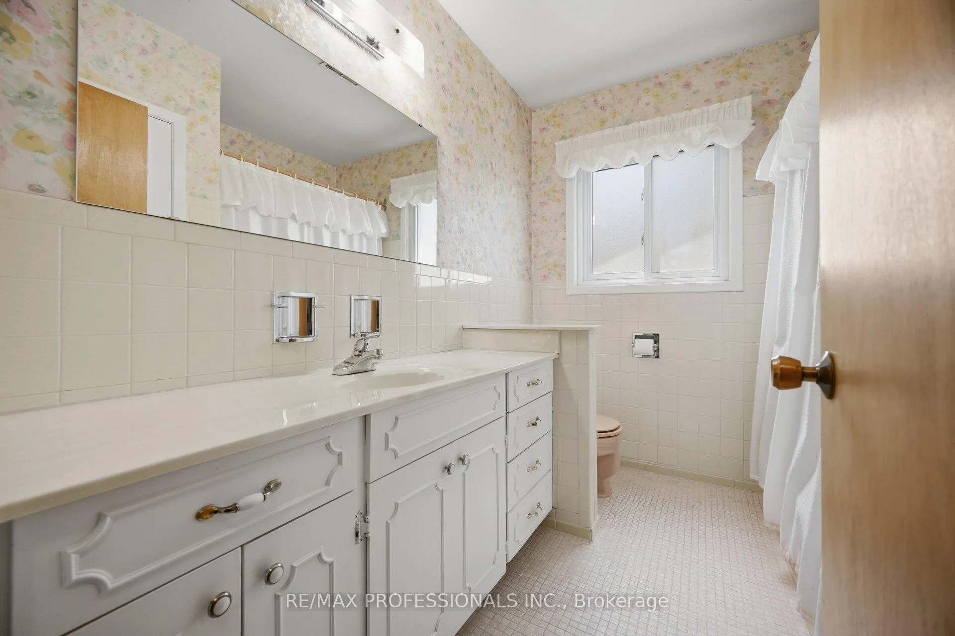 Photo 25 of 30 Grasspoint Crescent, Etobicoke, Markland Wood — HOMEH