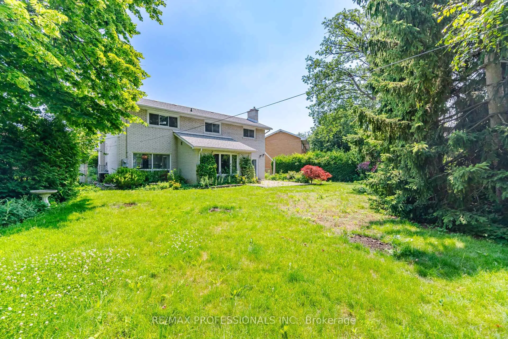 Photo 28 of 30 Grasspoint Crescent, Etobicoke, Markland Wood — HOMEH